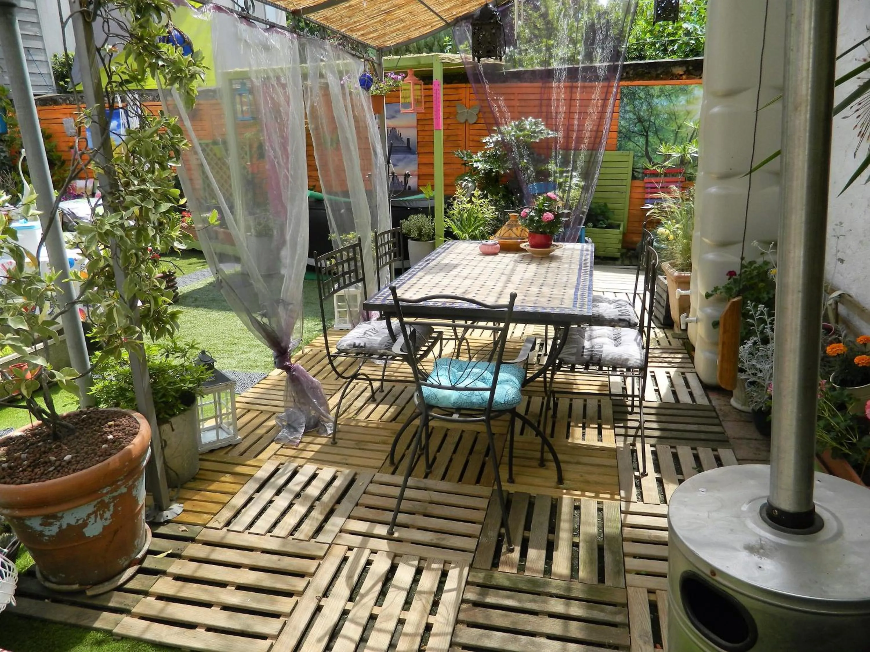 Area and facilities in Chambres d'hôtes La Fougereuse