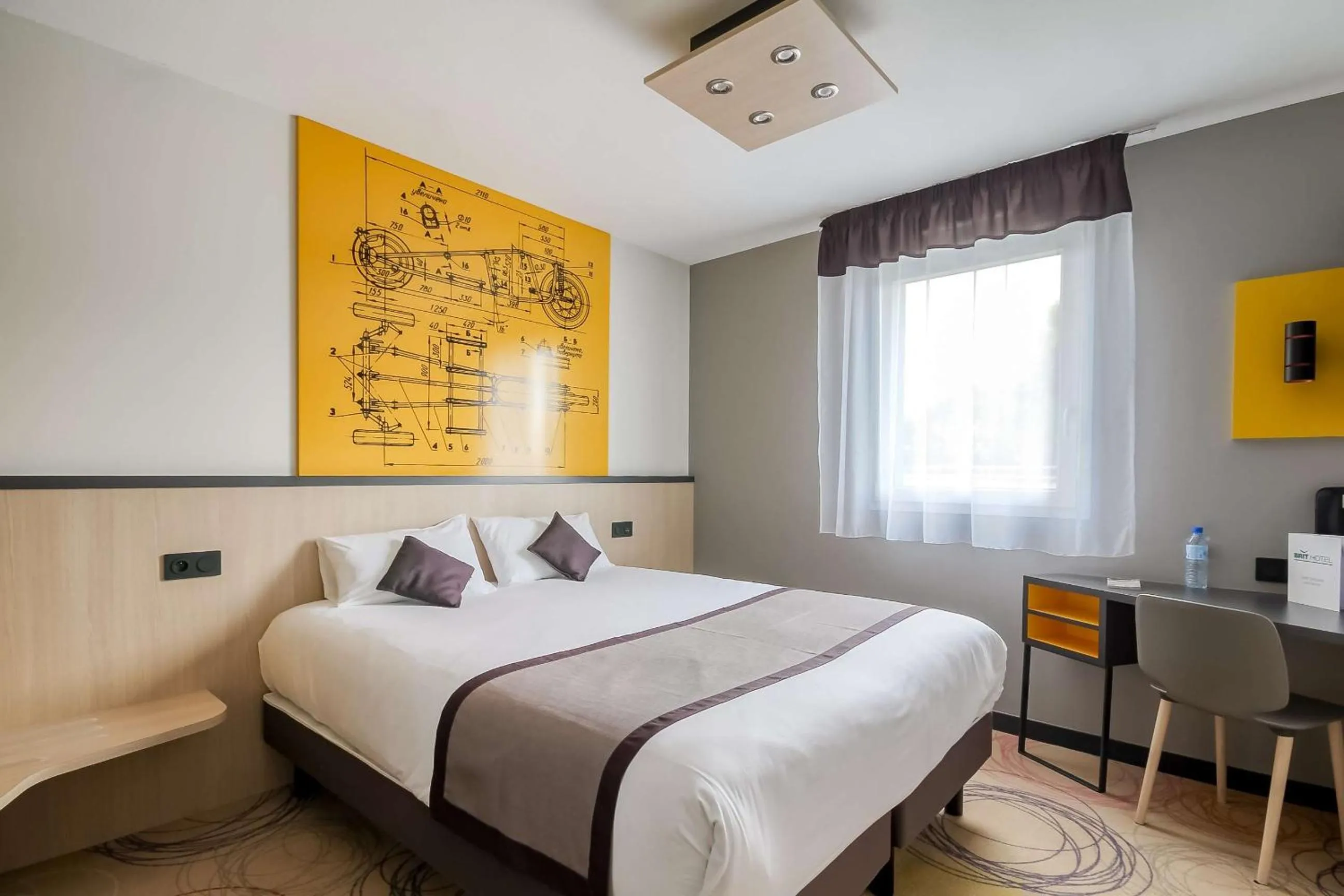 Bedroom, Bed in Brit Hotel Le Cottage Le Mans Sud