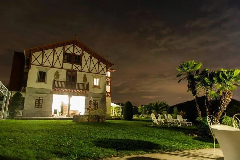 Property building in Hotel Villa Itsaso