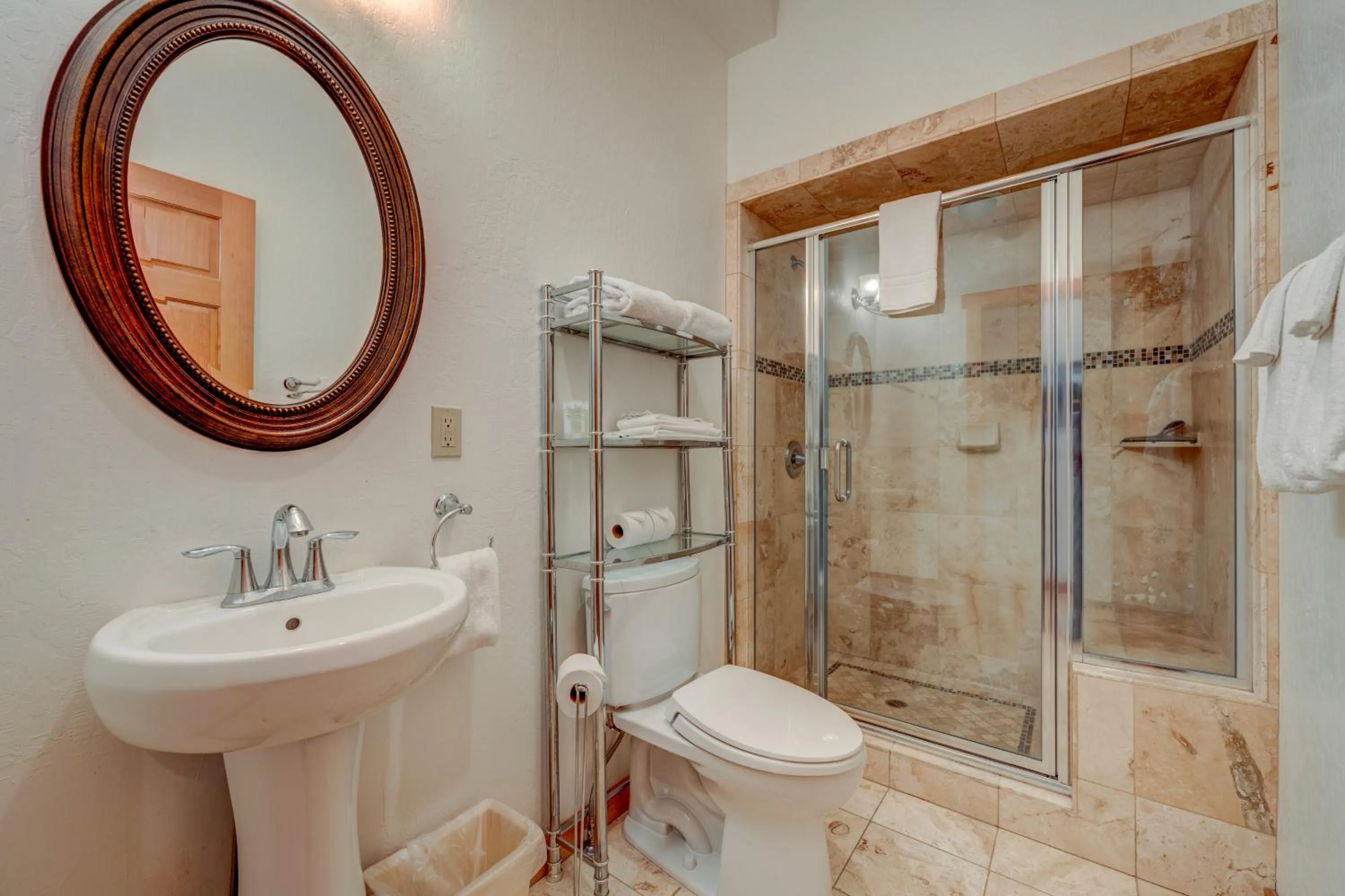 Beaver Pond Northstar Luxury Chalet with Hot Tub