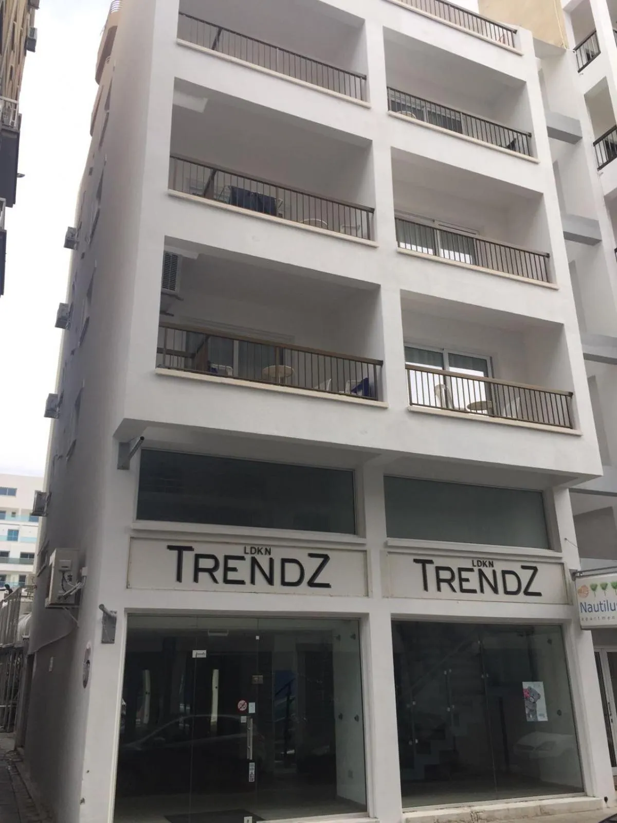 Facade/entrance in Nautilus Tourist Apartments