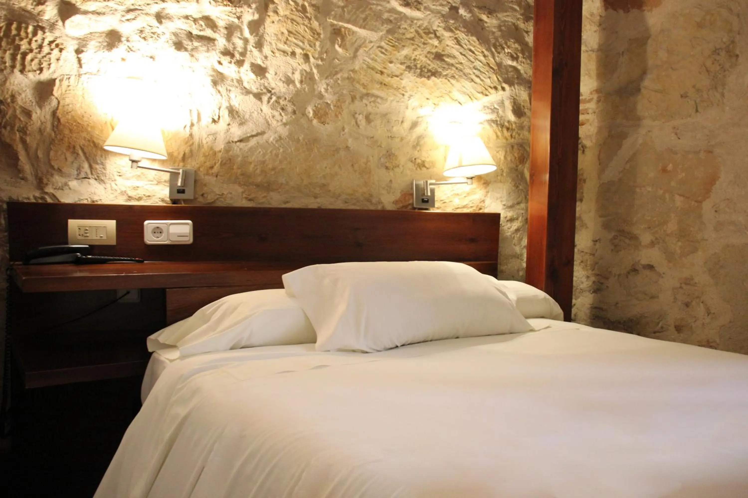 Bedroom, Bed in Hotel Microtel Placentinos