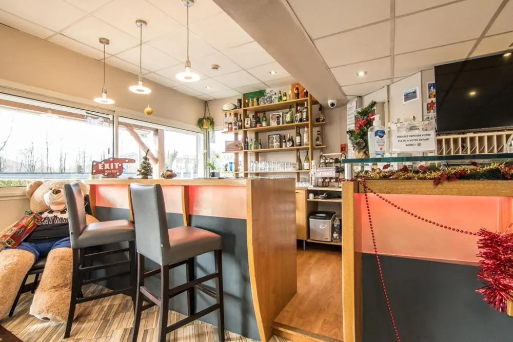 Lounge or bar in Brit Hotel Confort Foix