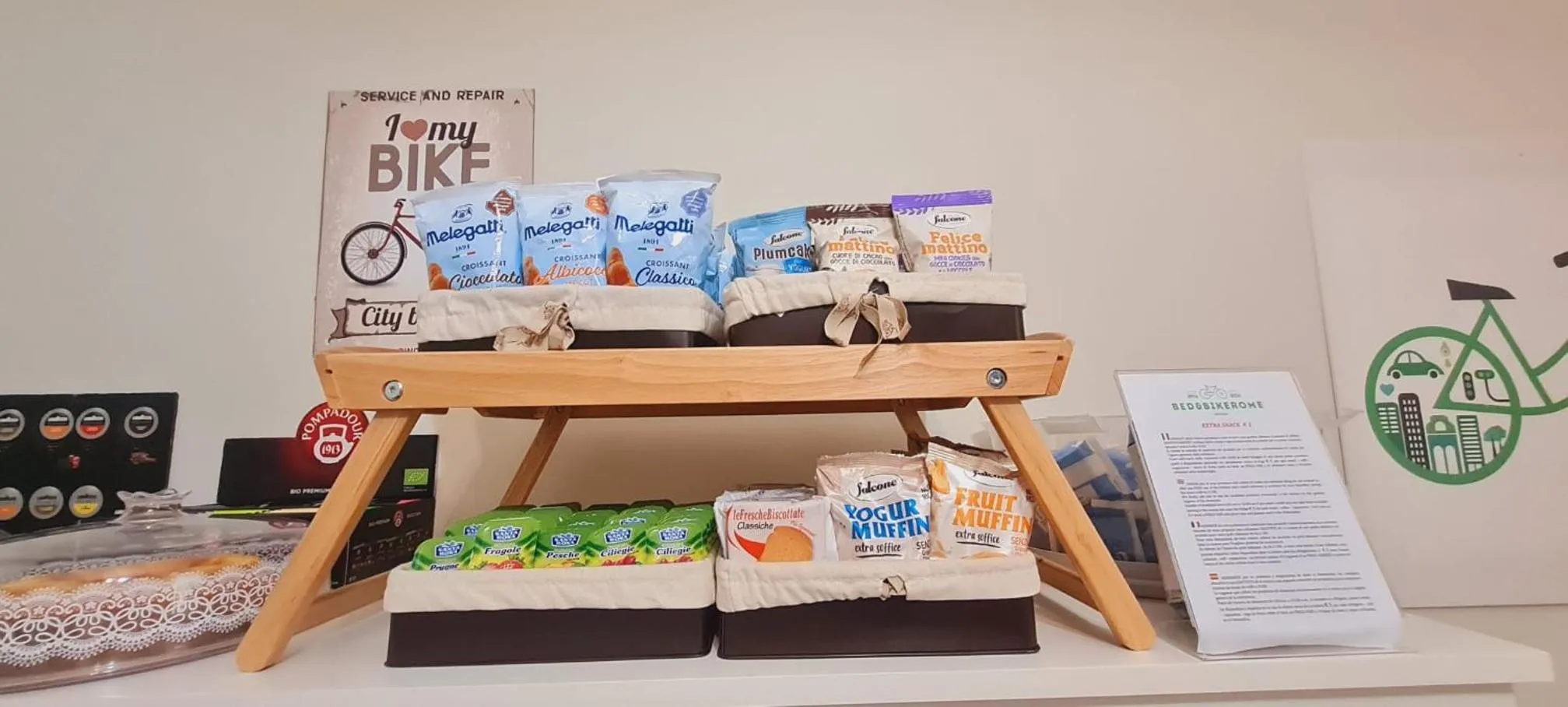 Coffee/tea facilities in Bed&BikeRome ROOMS