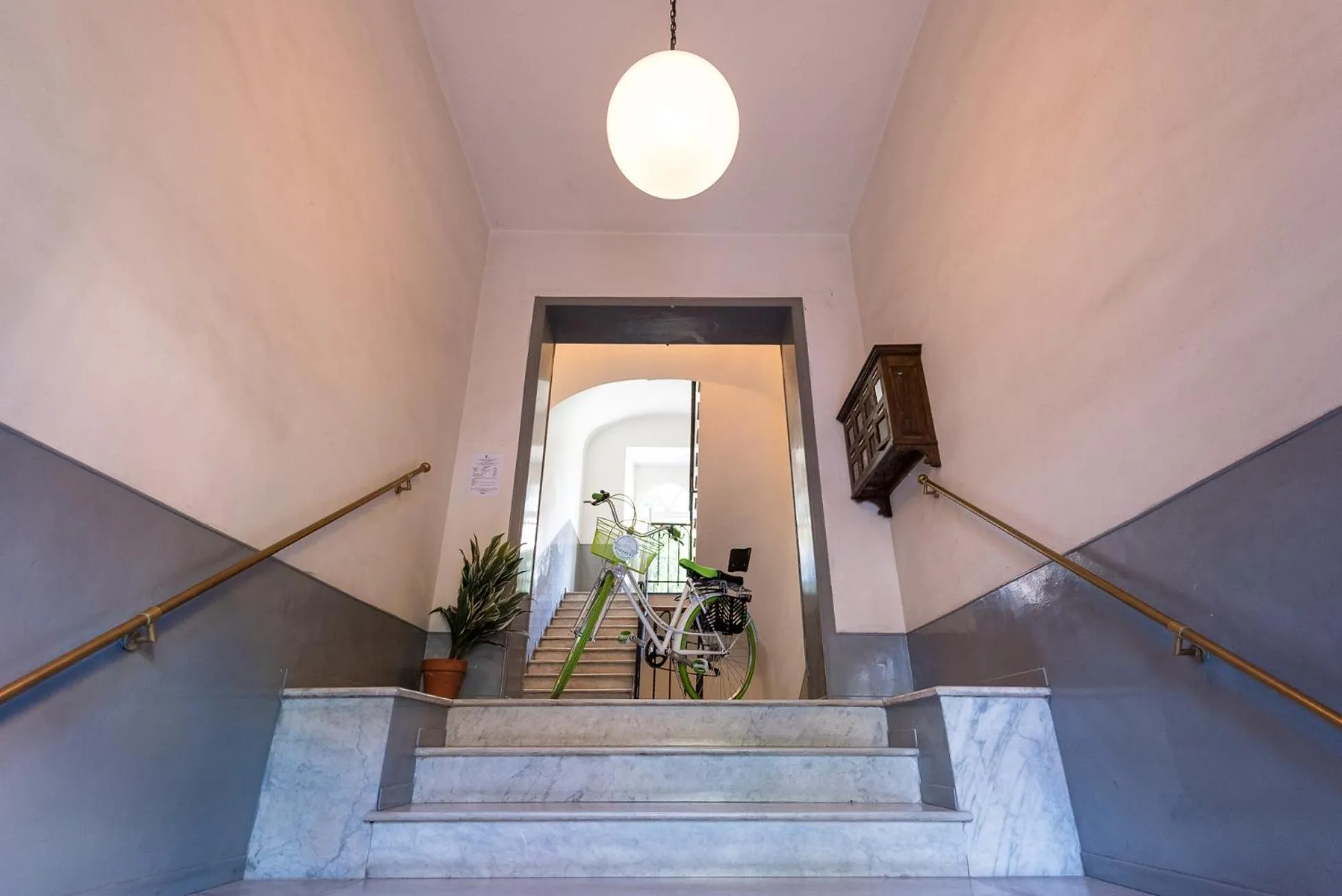 Facade/entrance in Bed&BikeRome ROOMS