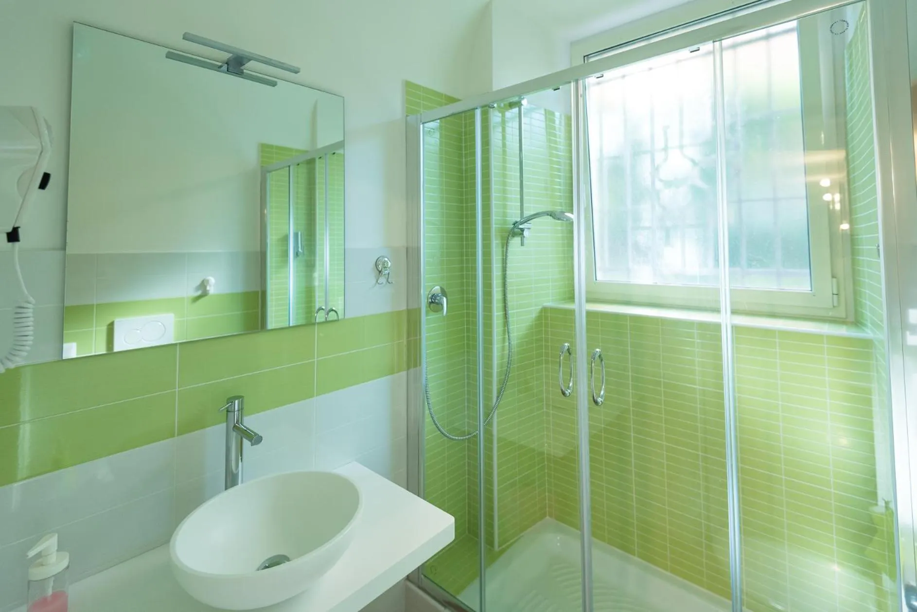 Bathroom in Bed&BikeRome ROOMS