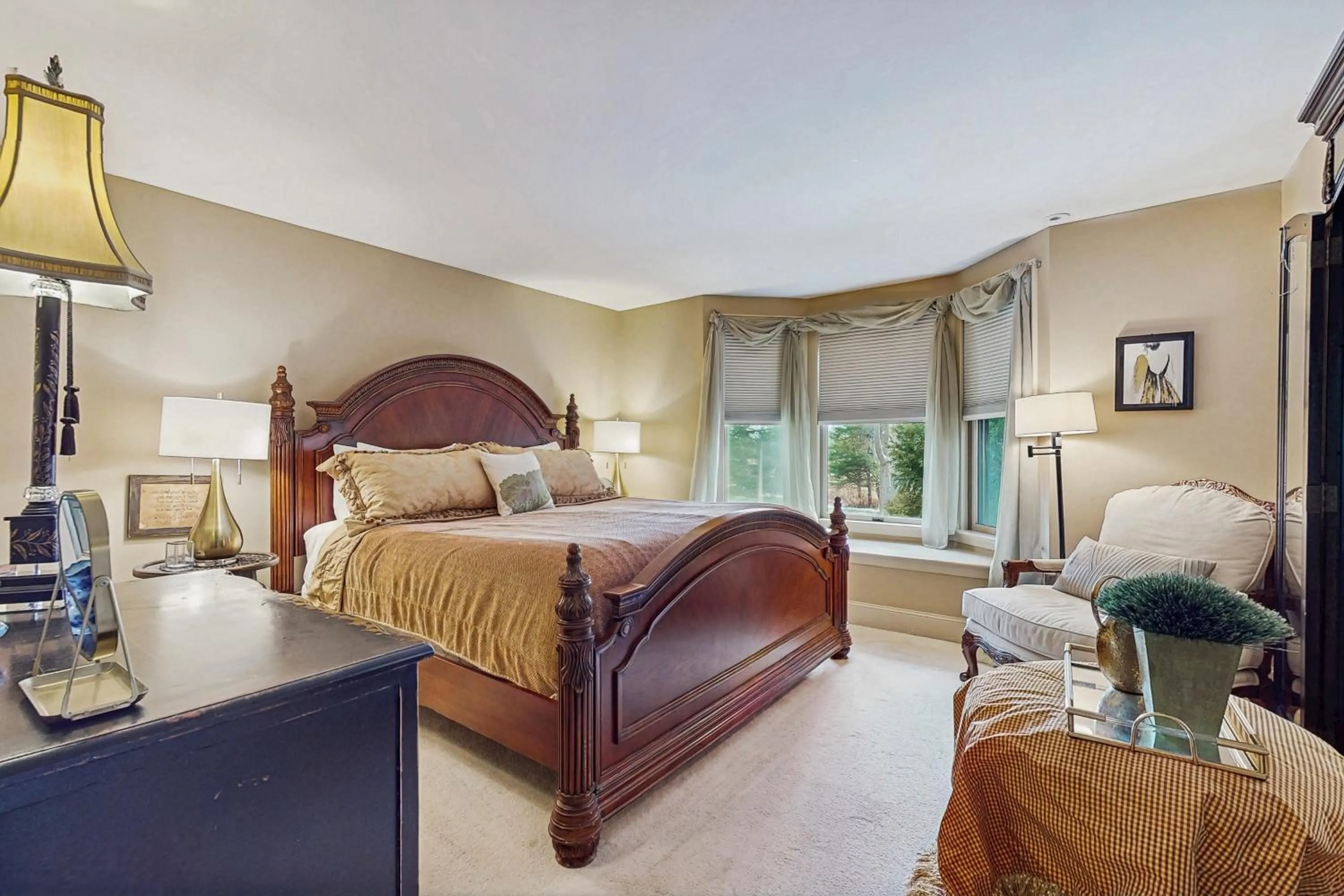 Bed in Grandeur On The Green