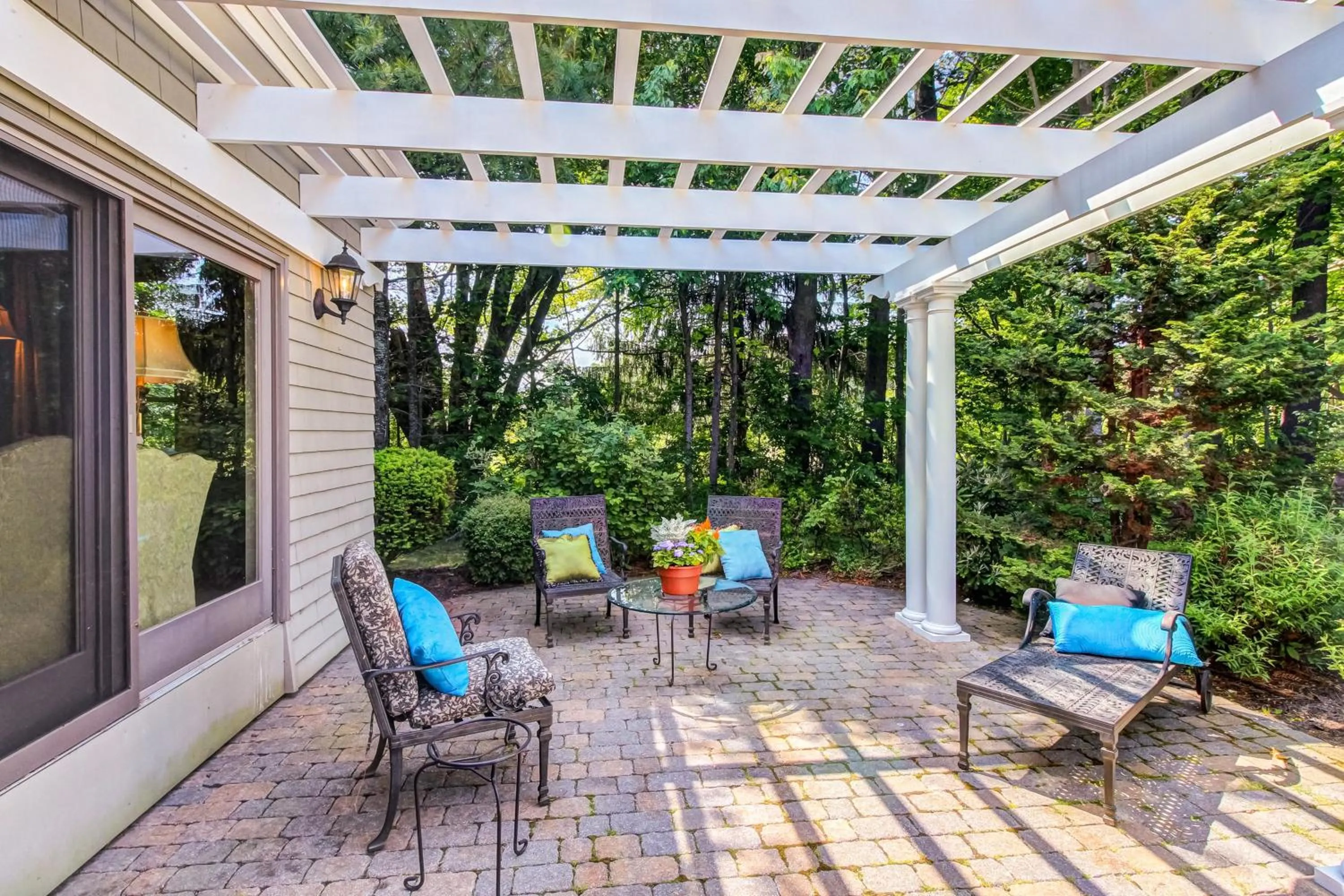 Grandeur On The Green