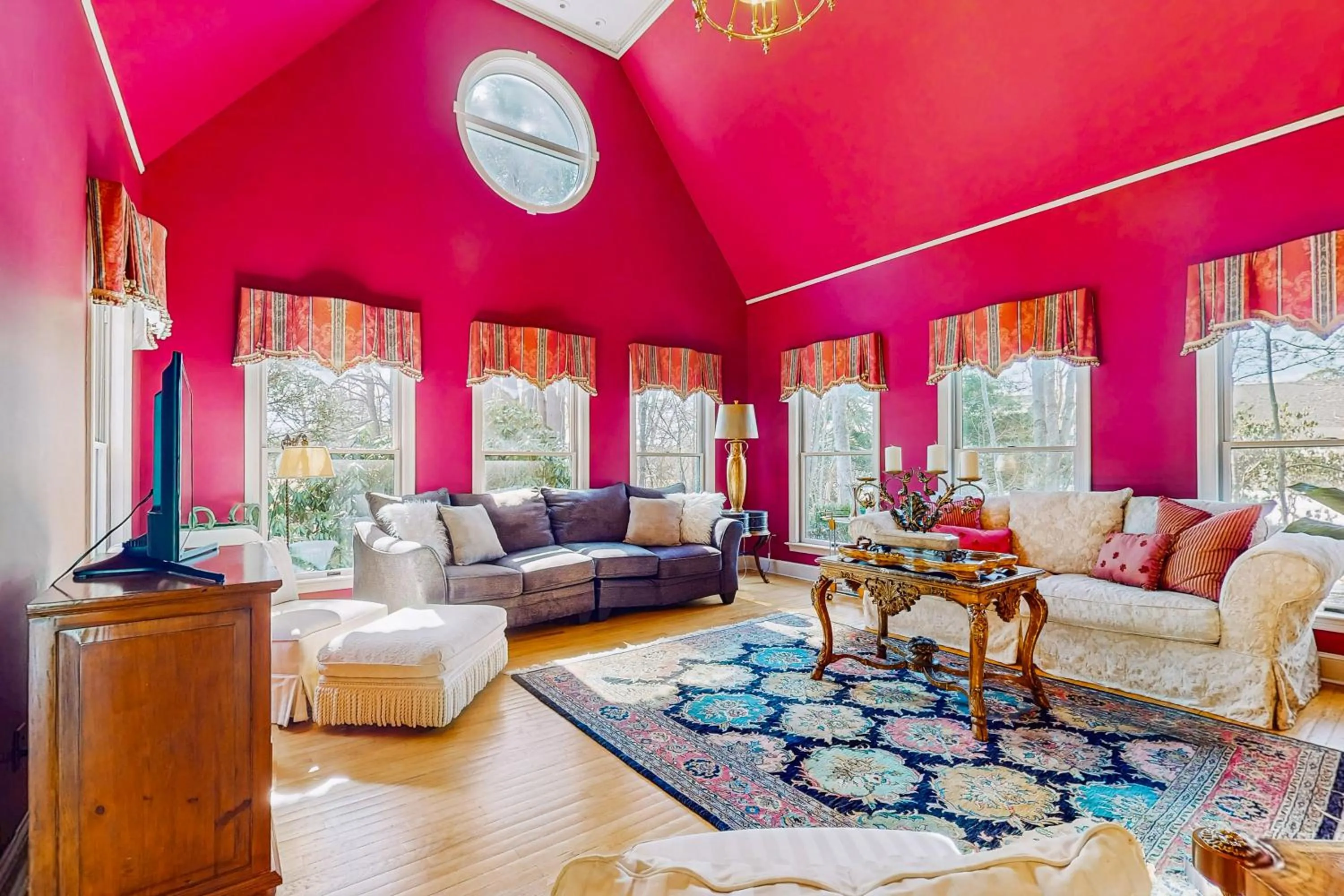 Grandeur On The Green