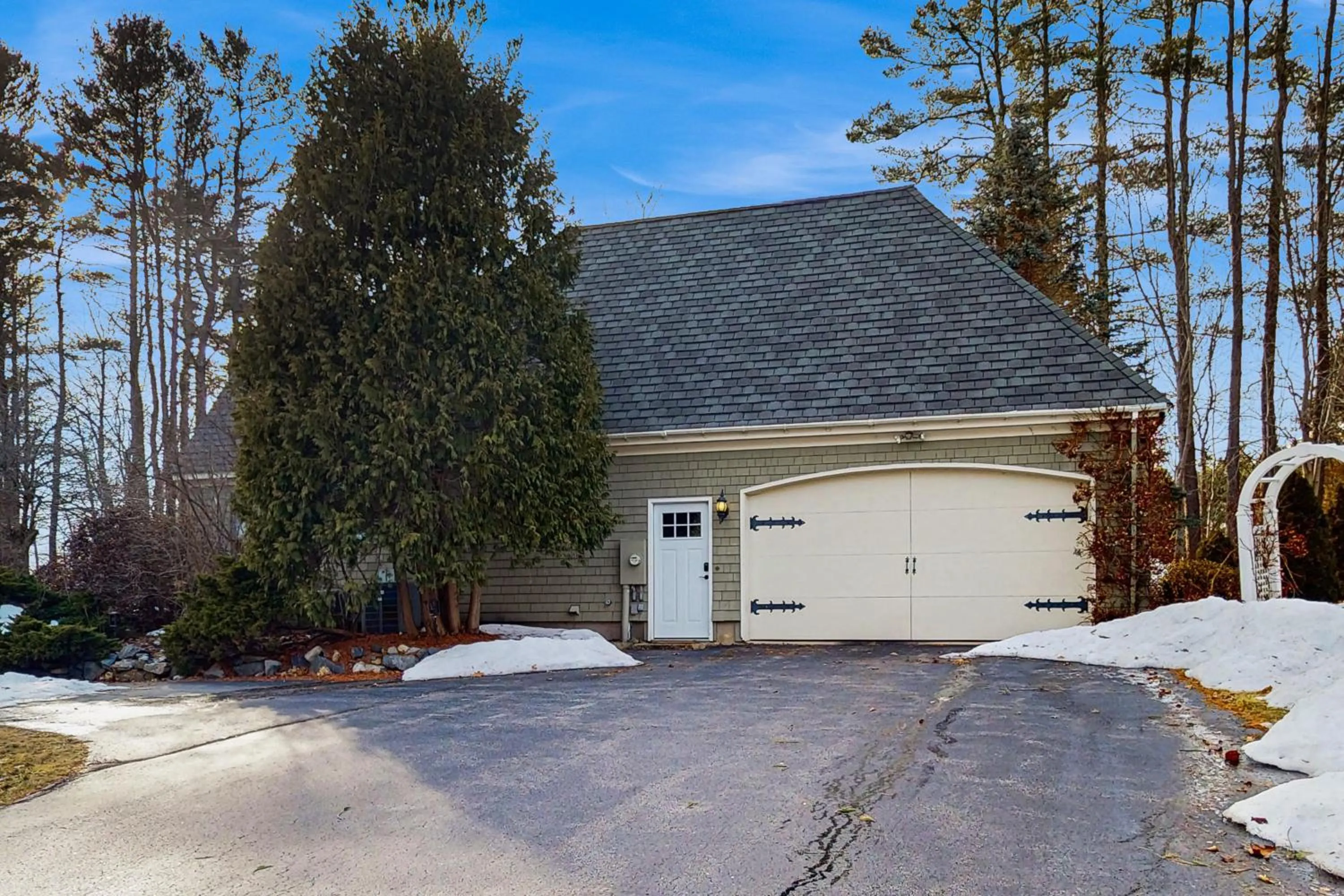 Grandeur On The Green