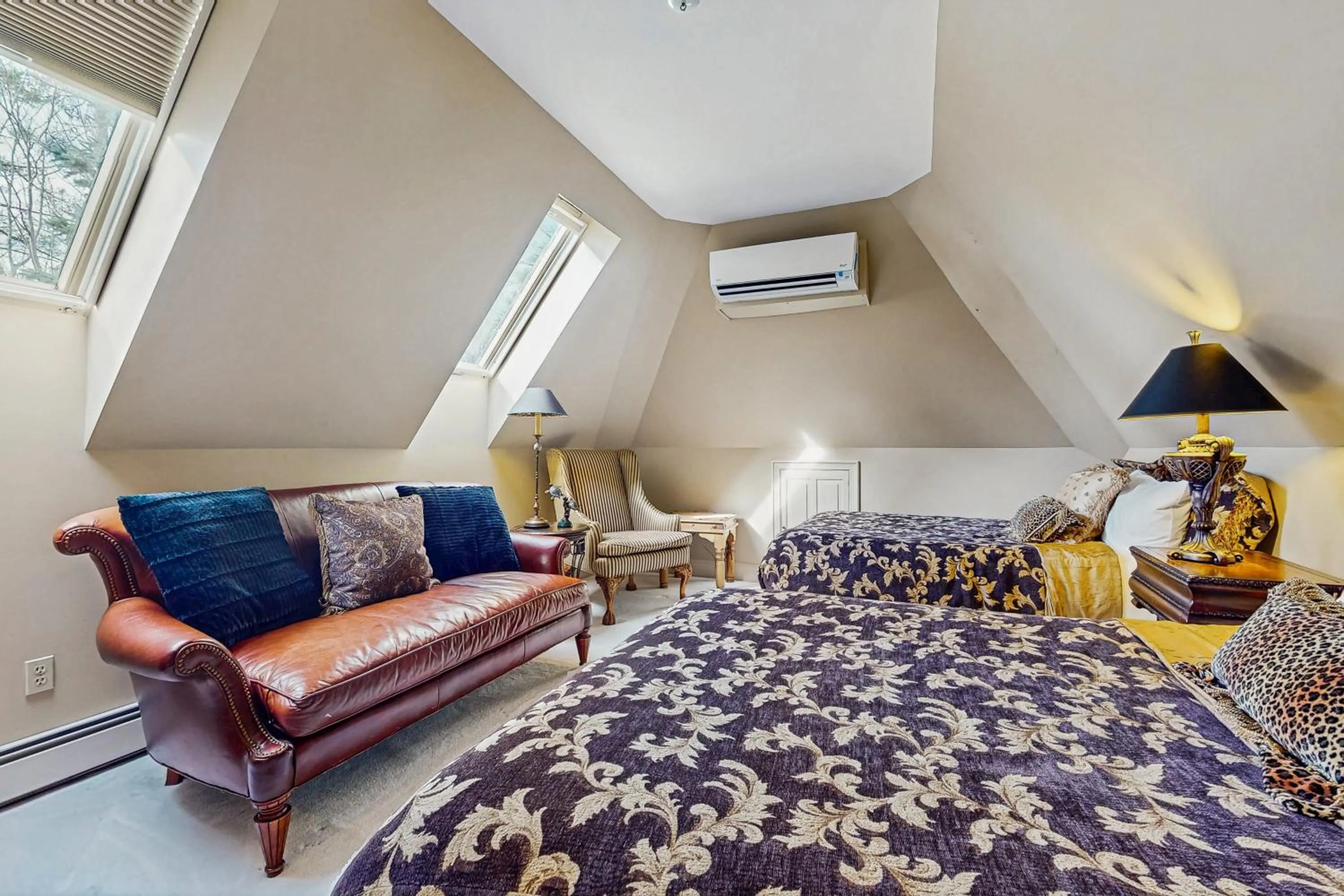 Bed in Grandeur On The Green