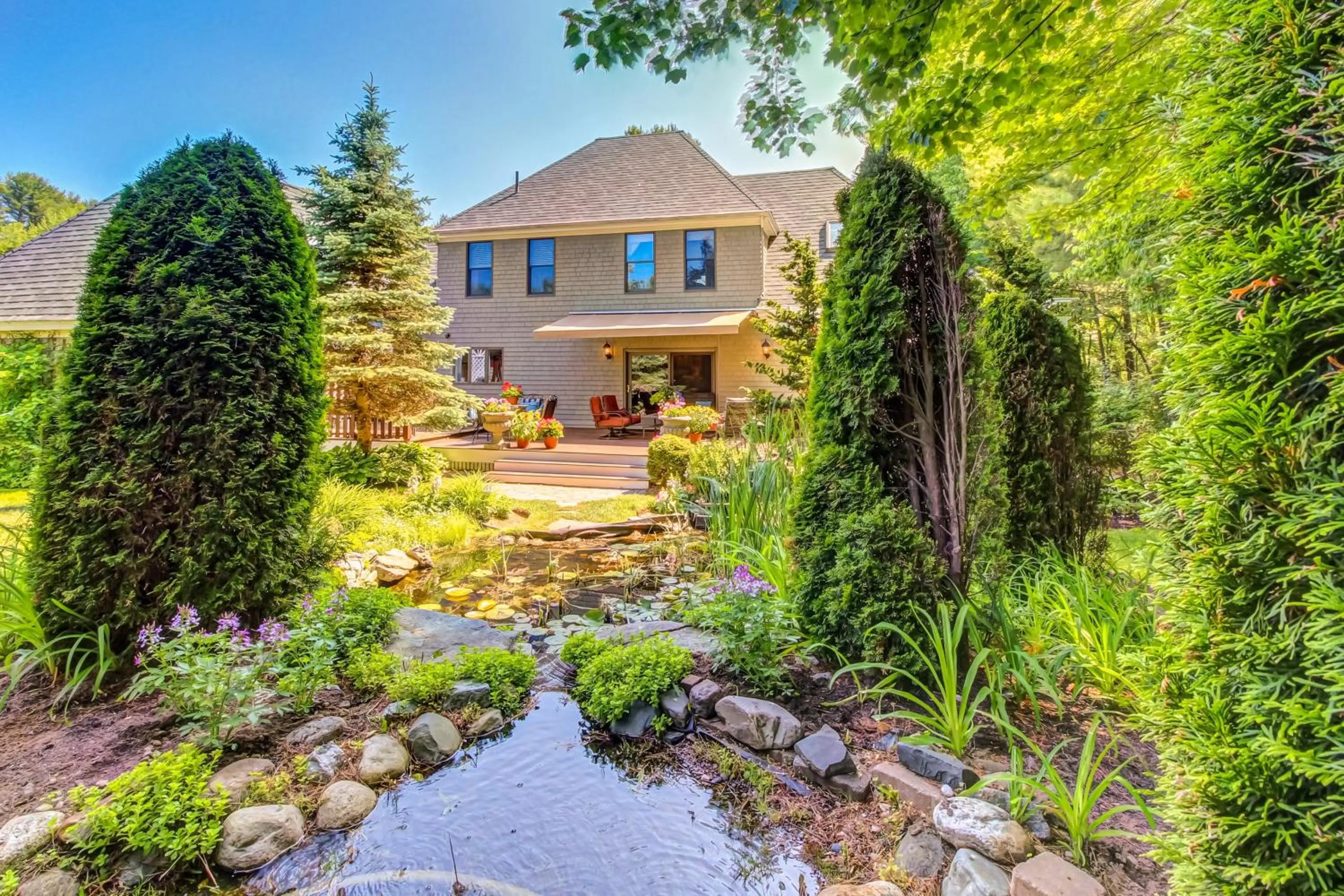 Grandeur On The Green