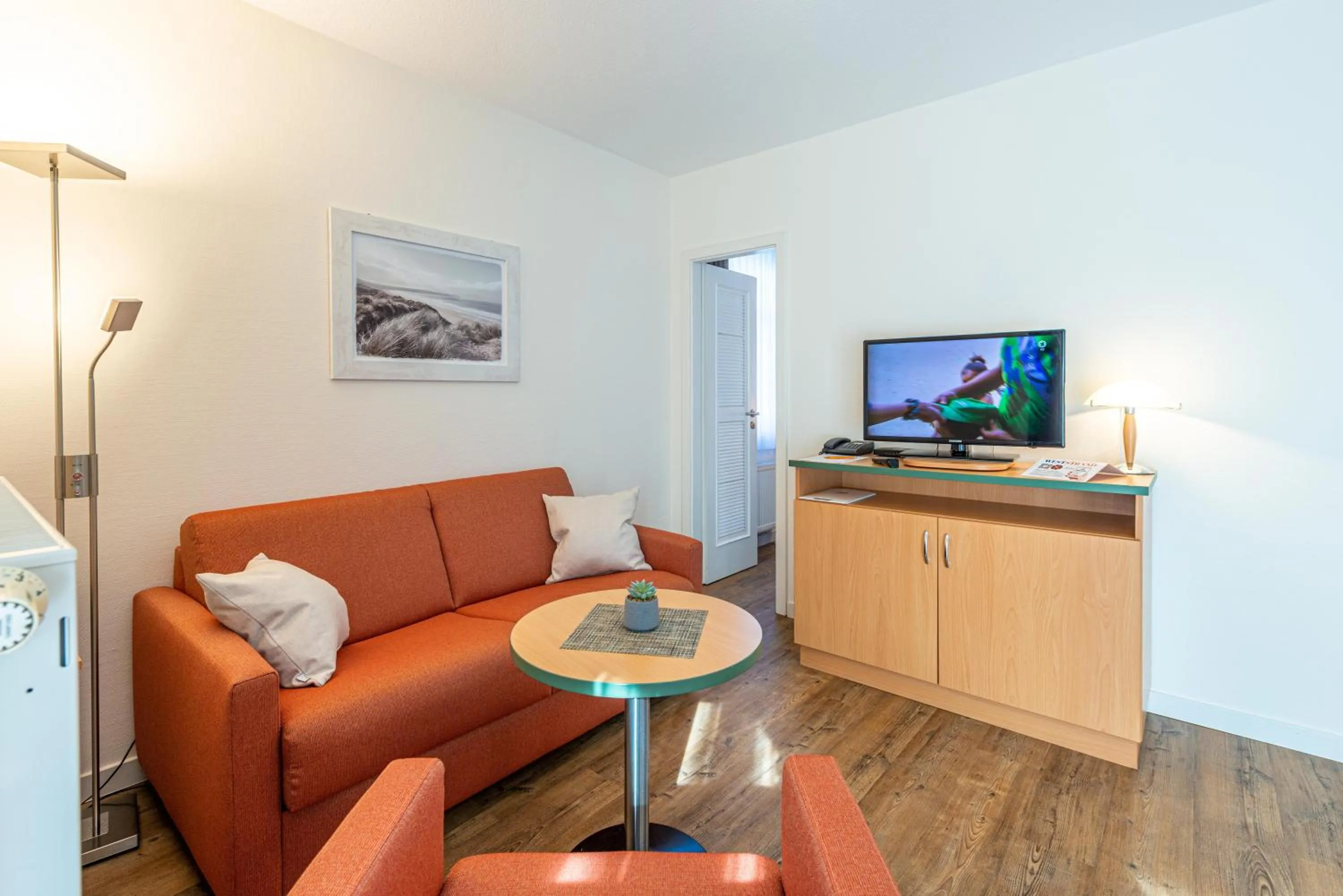 Photo of the whole room in Am Weststrand Apartmenthaus Waldeck