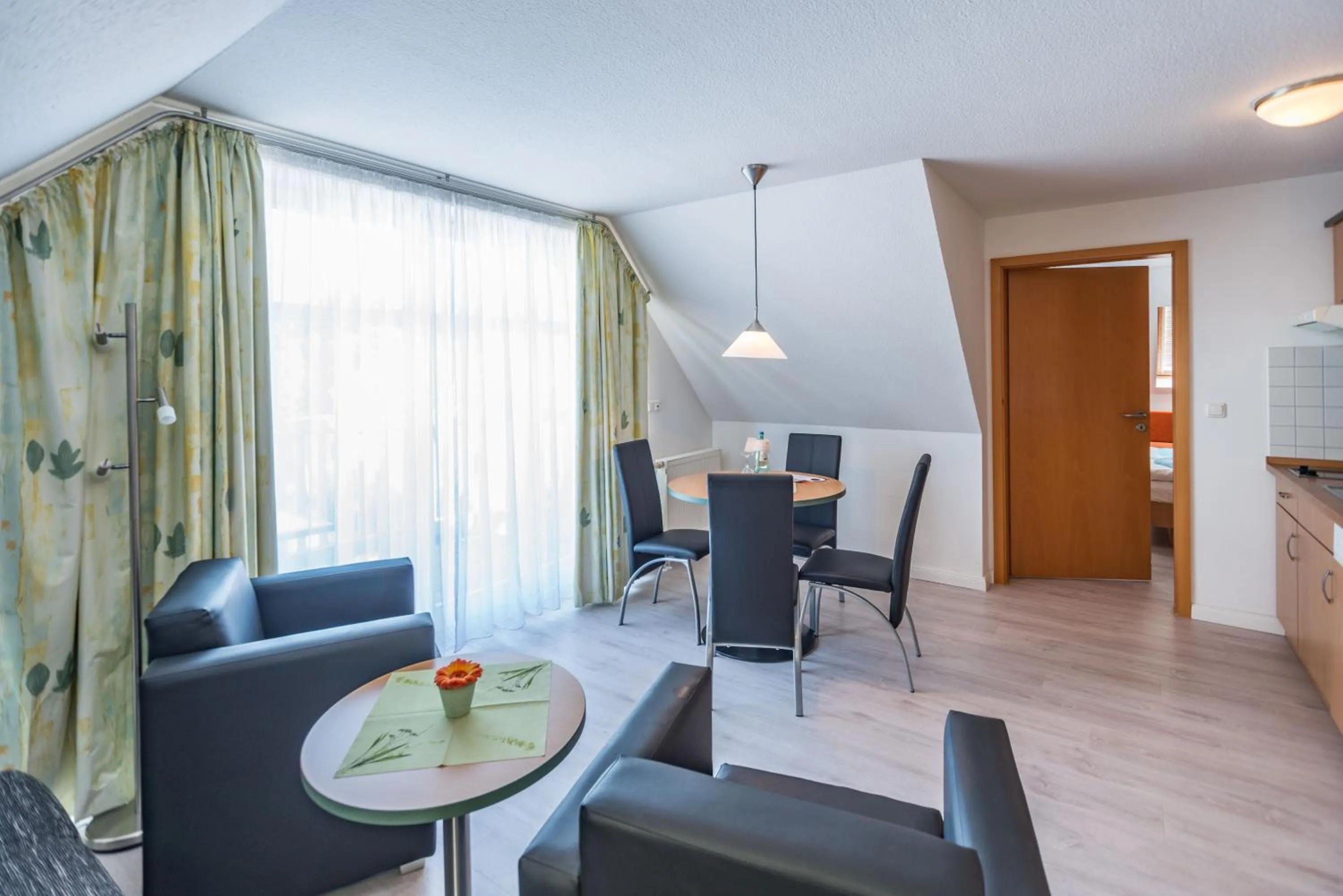 Photo of the whole room in Am Weststrand Apartmenthaus Waldeck