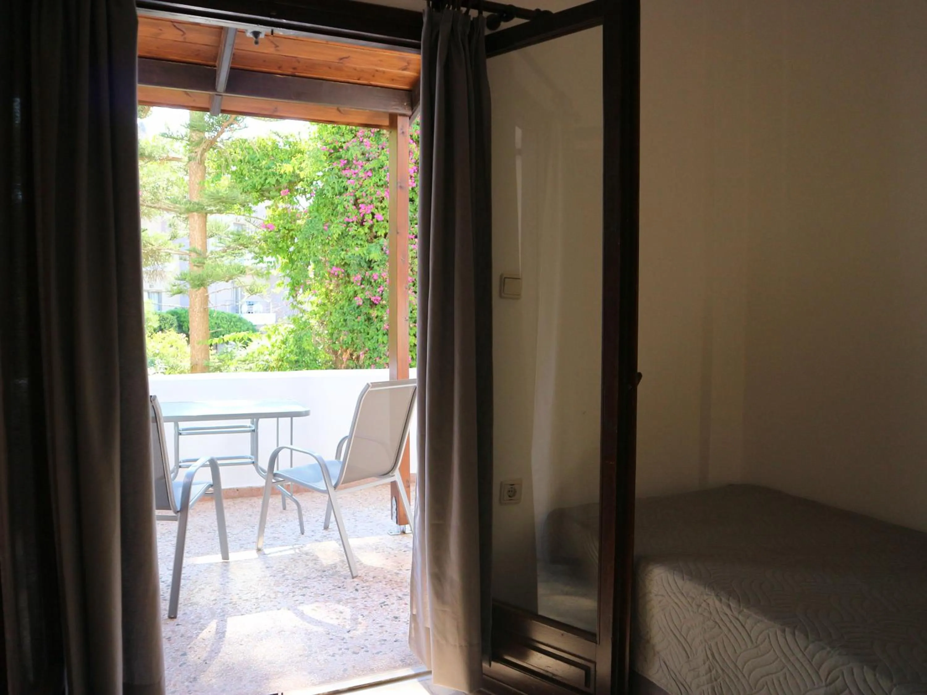 Balcony/Terrace, Bed in Oliaria Apartments