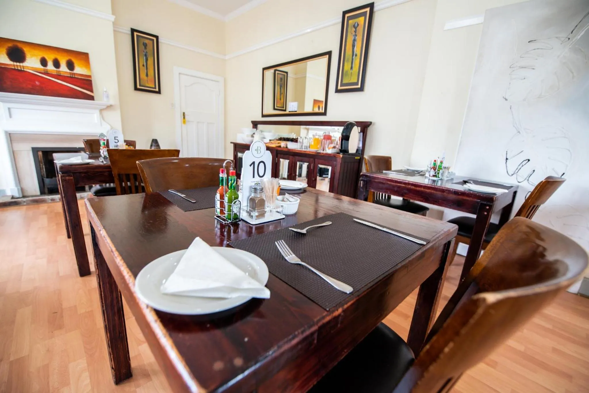 Restaurant/places to eat in New England Guest House by Ilawu