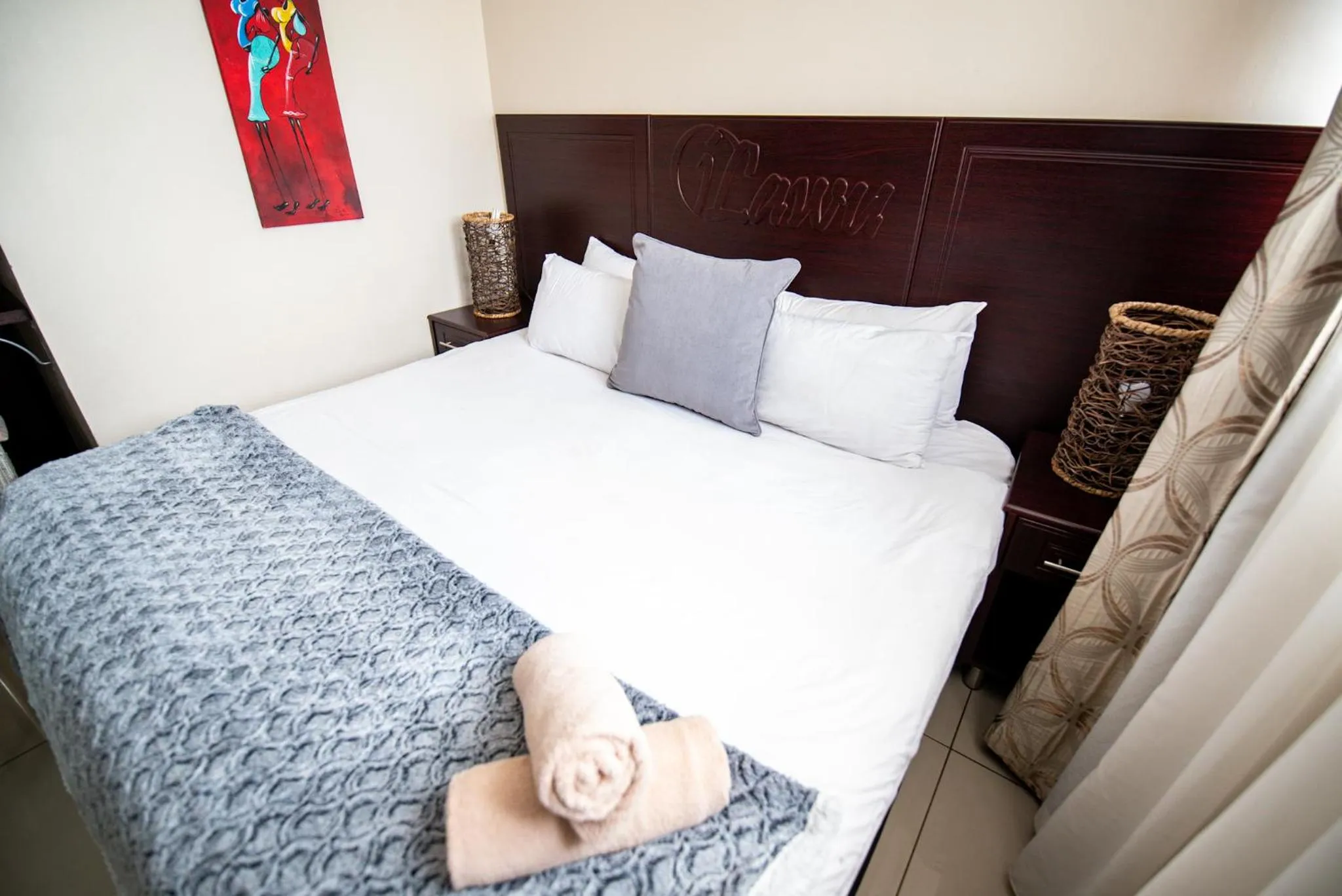 Bed in New England Guest House by Ilawu