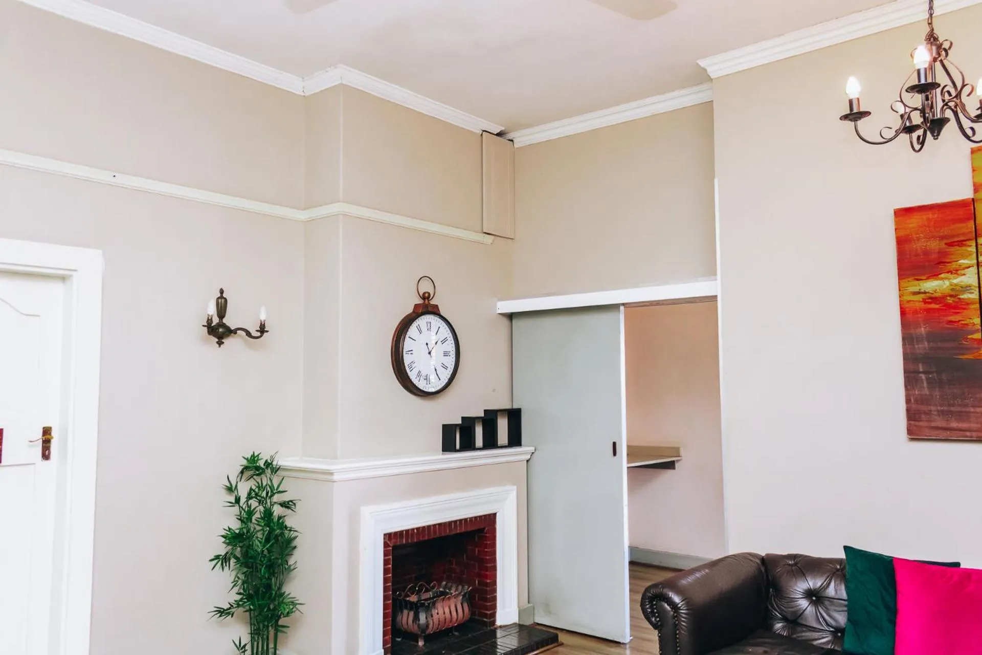 New England Guest House by Ilawu