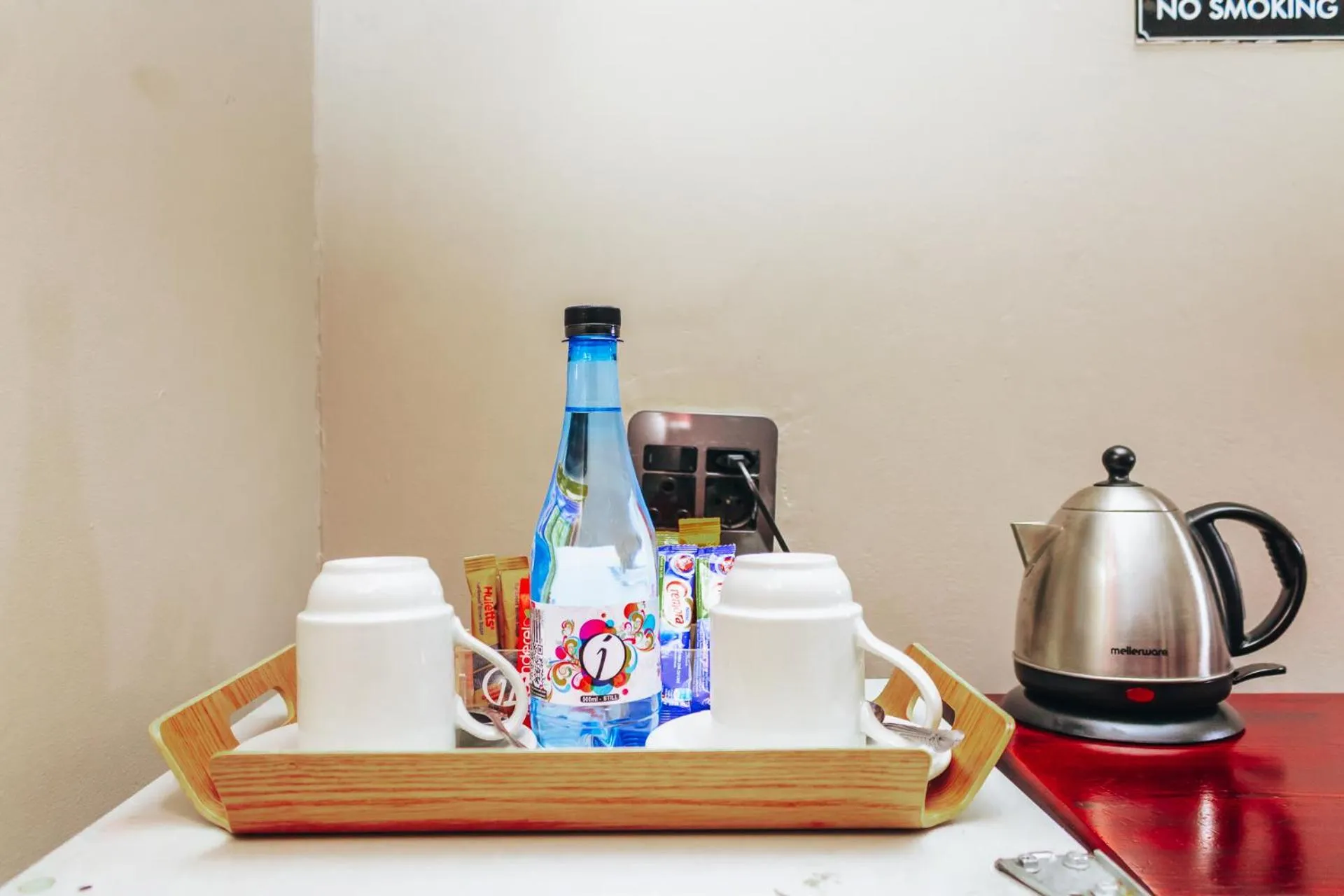 Coffee/tea facilities in New England Guest House by Ilawu