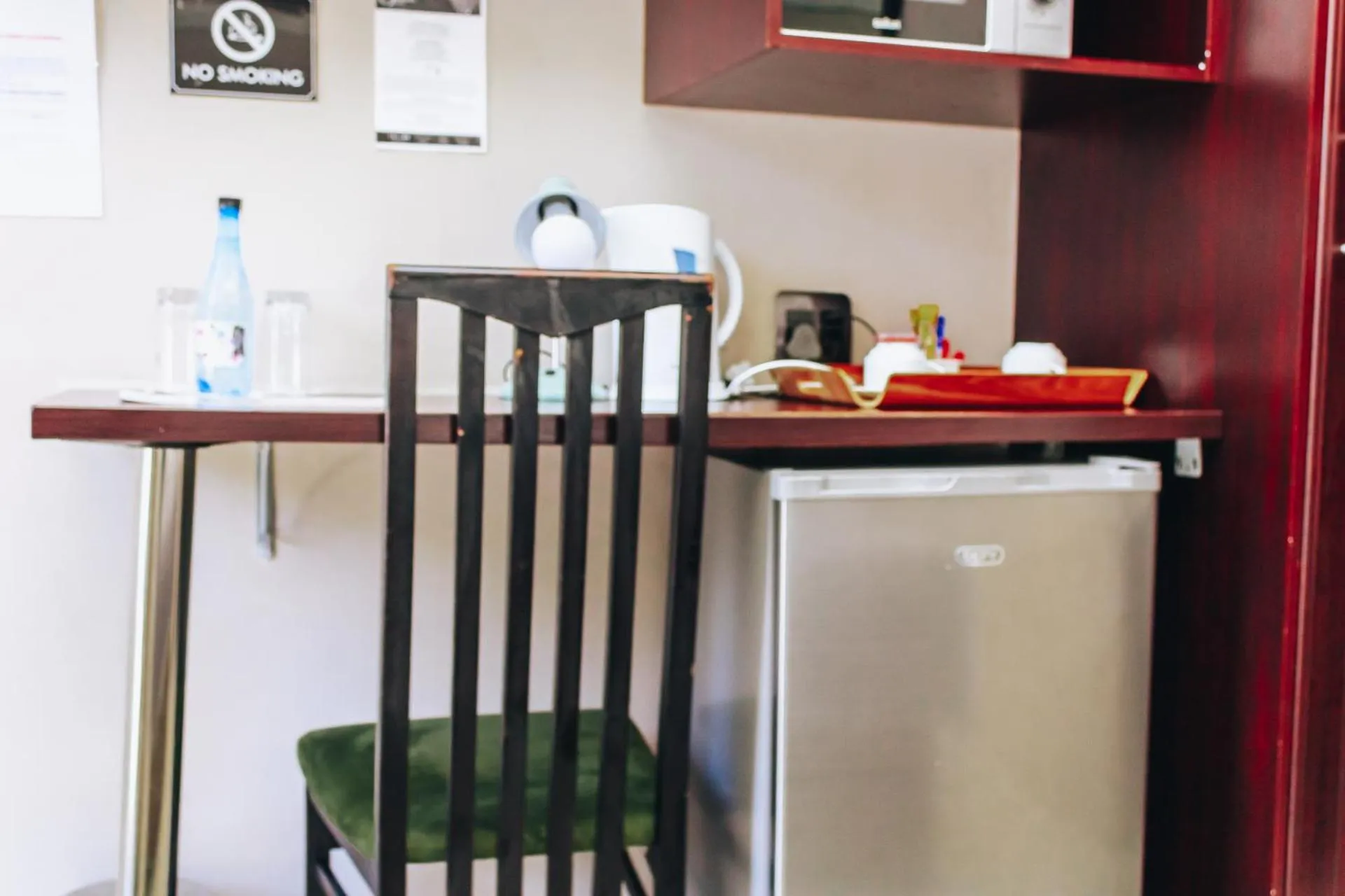 Coffee/tea facilities in New England Guest House by Ilawu