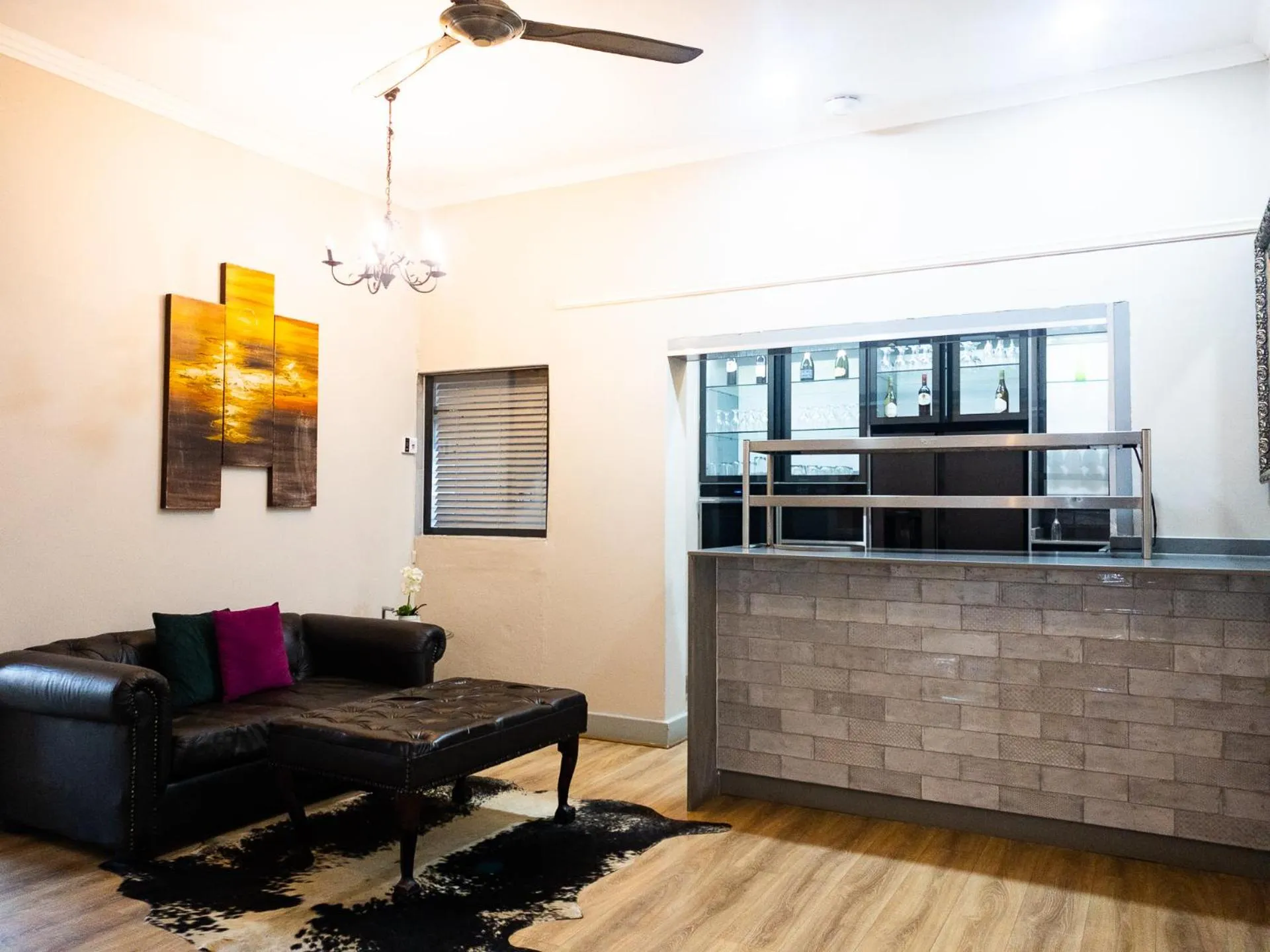 New England Guest House by Ilawu