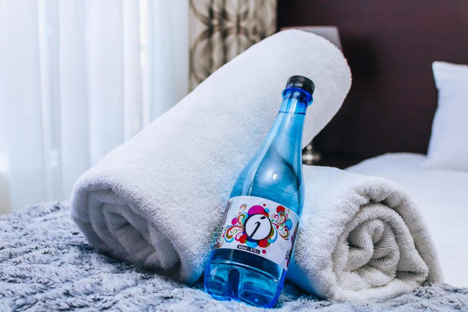 Drinks, Bed in New England Guest House by Ilawu