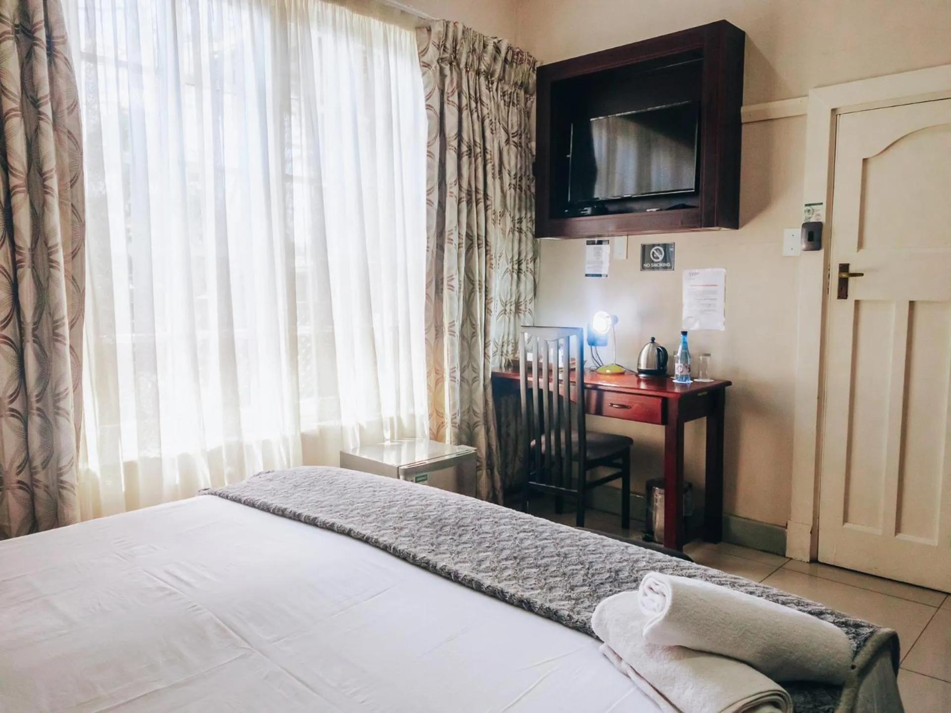 Bedroom, Bed in New England Guest House by Ilawu