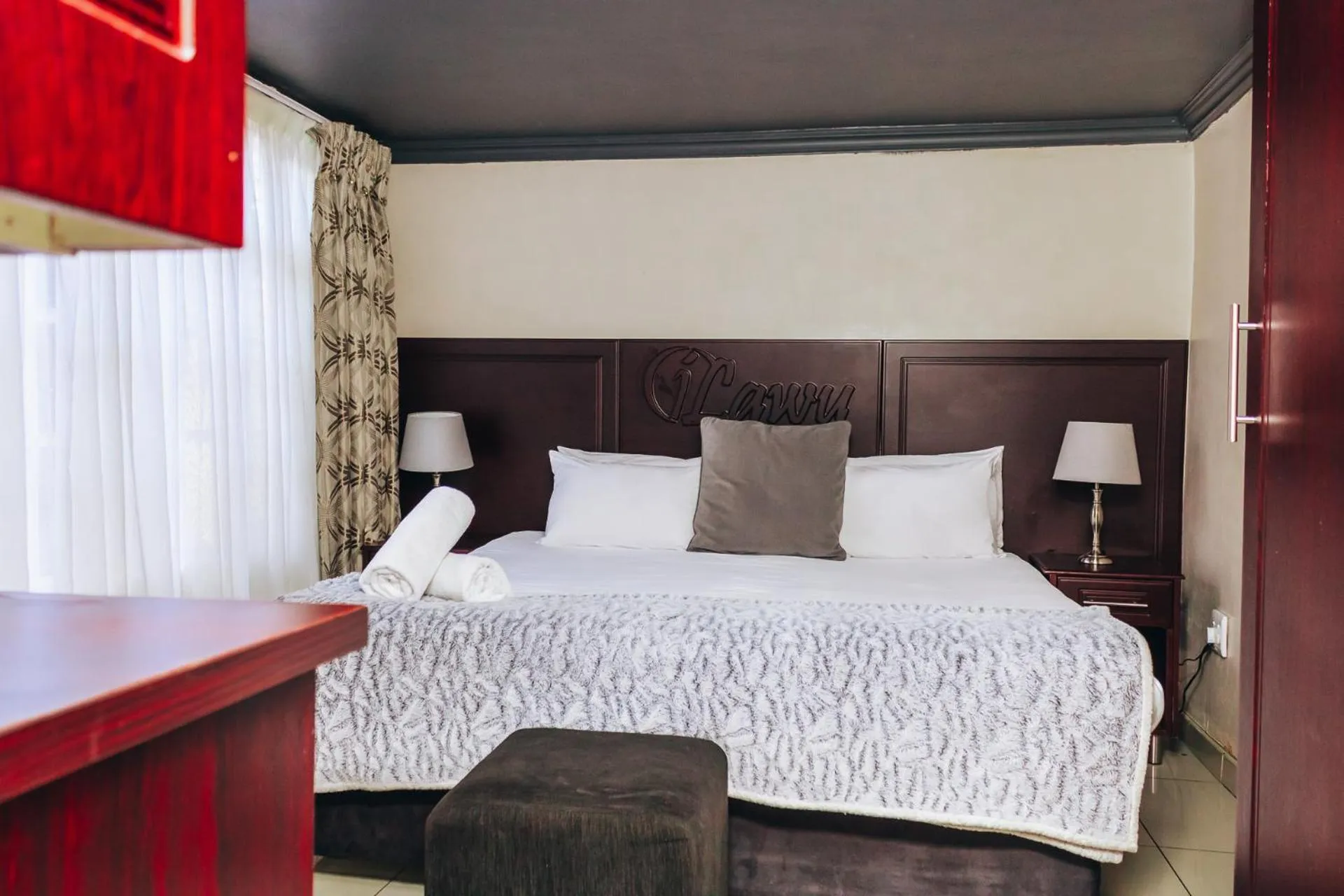 Bed in New England Guest House by Ilawu