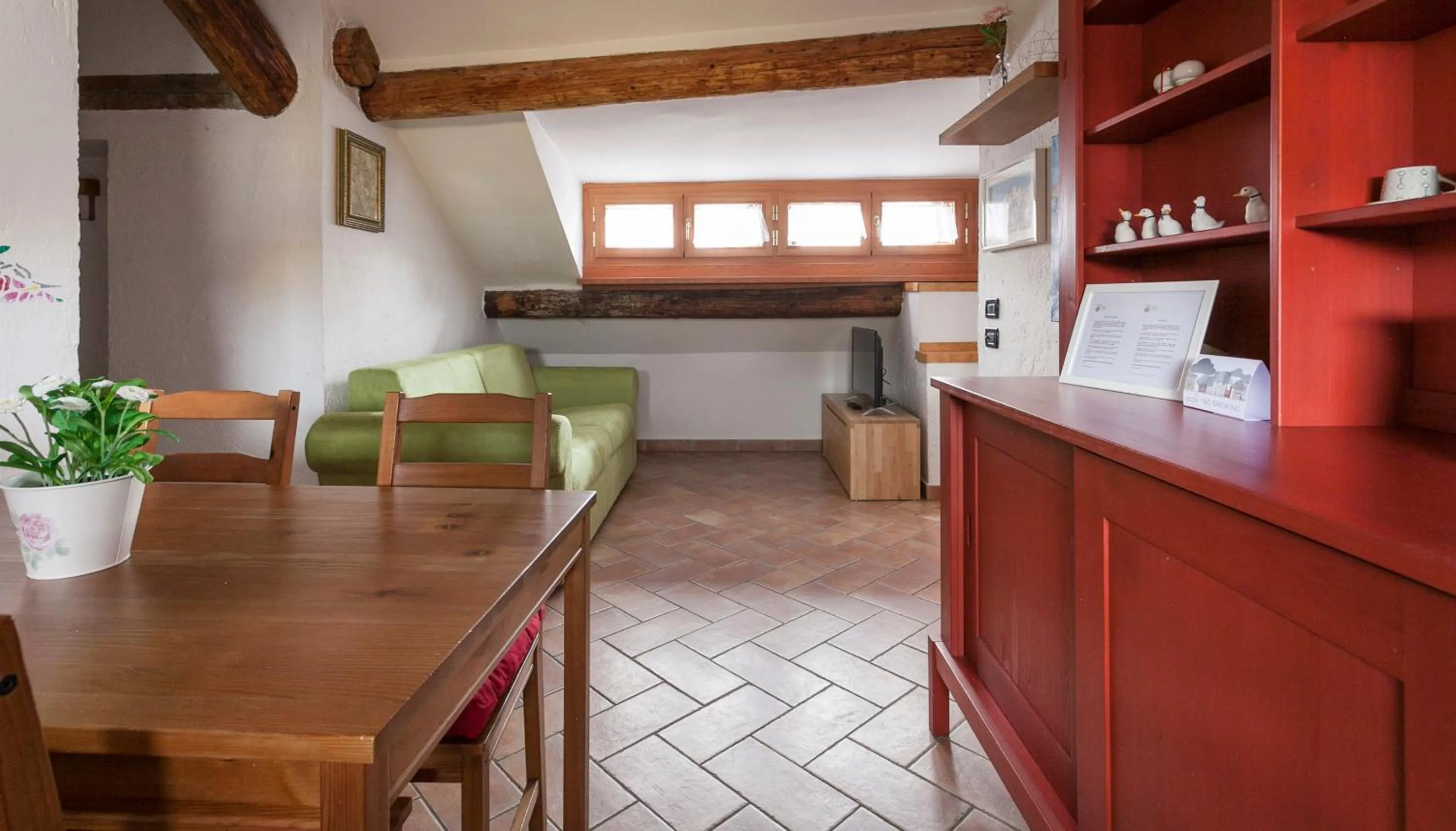 Dining area in Italianway-Panfilo Castaldi 17