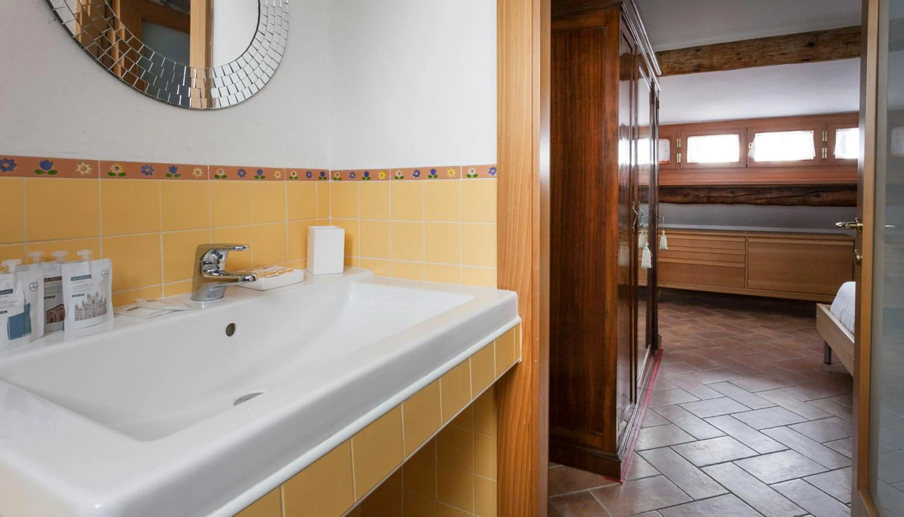 Bathroom, Bed in Italianway-Panfilo Castaldi 17