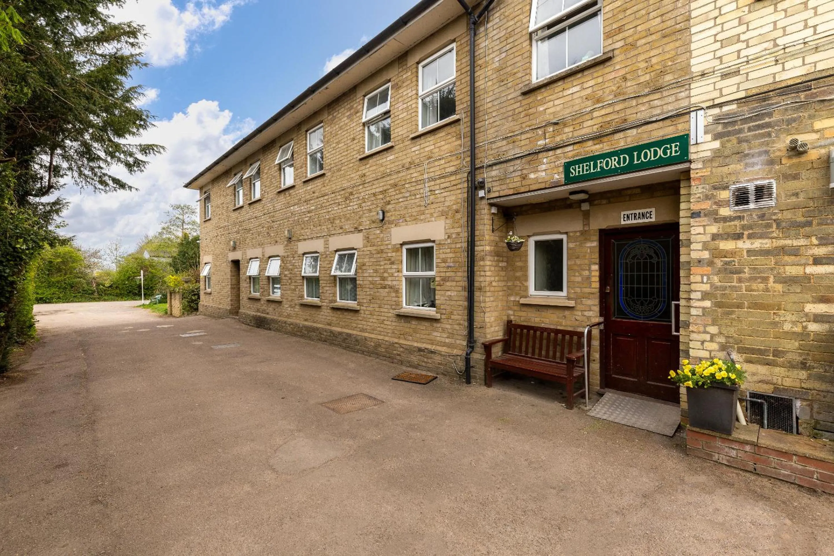 Facade/entrance in Shelford Lodge
