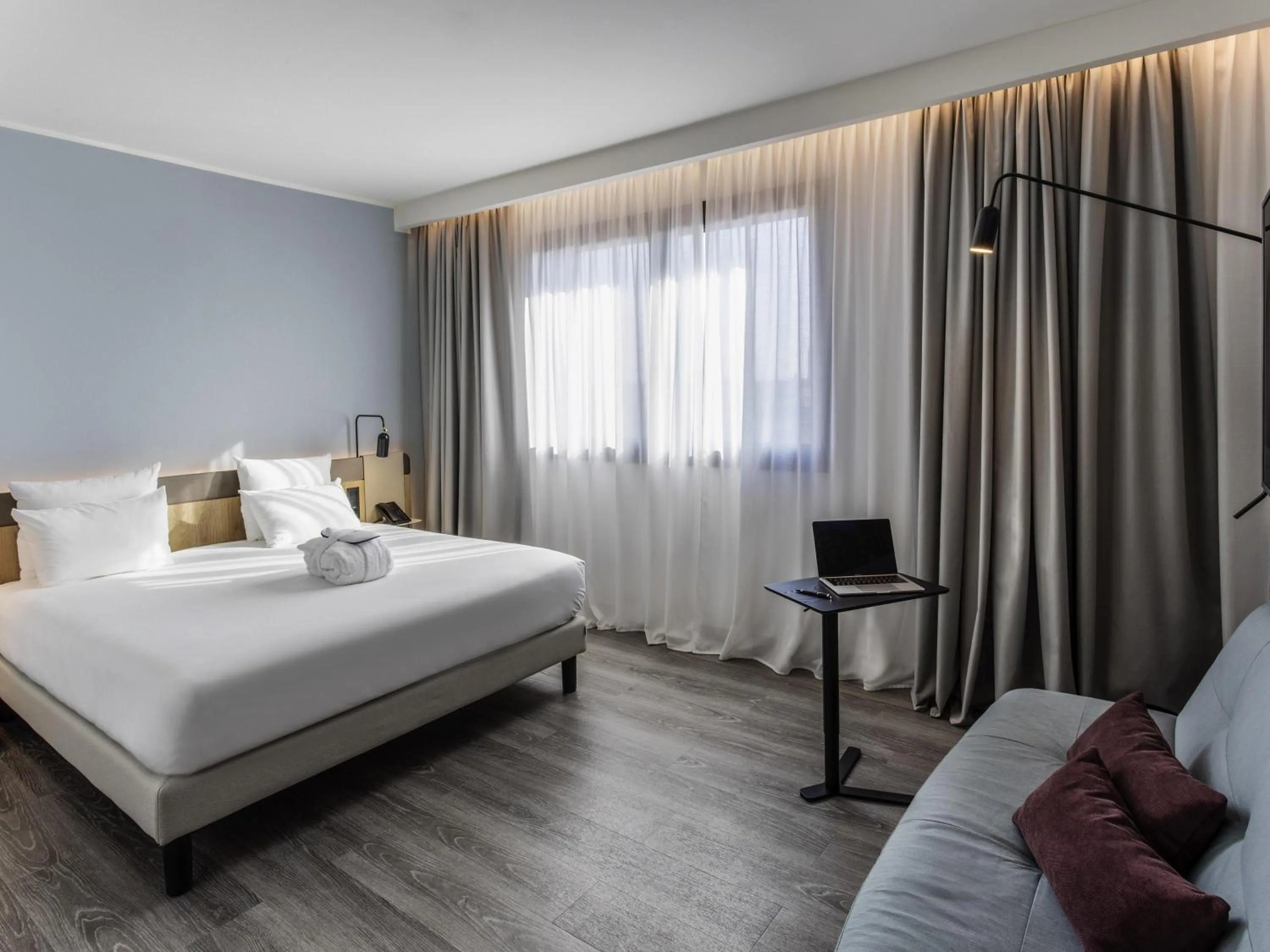 Bedroom, Bed in Novotel Parma Centro