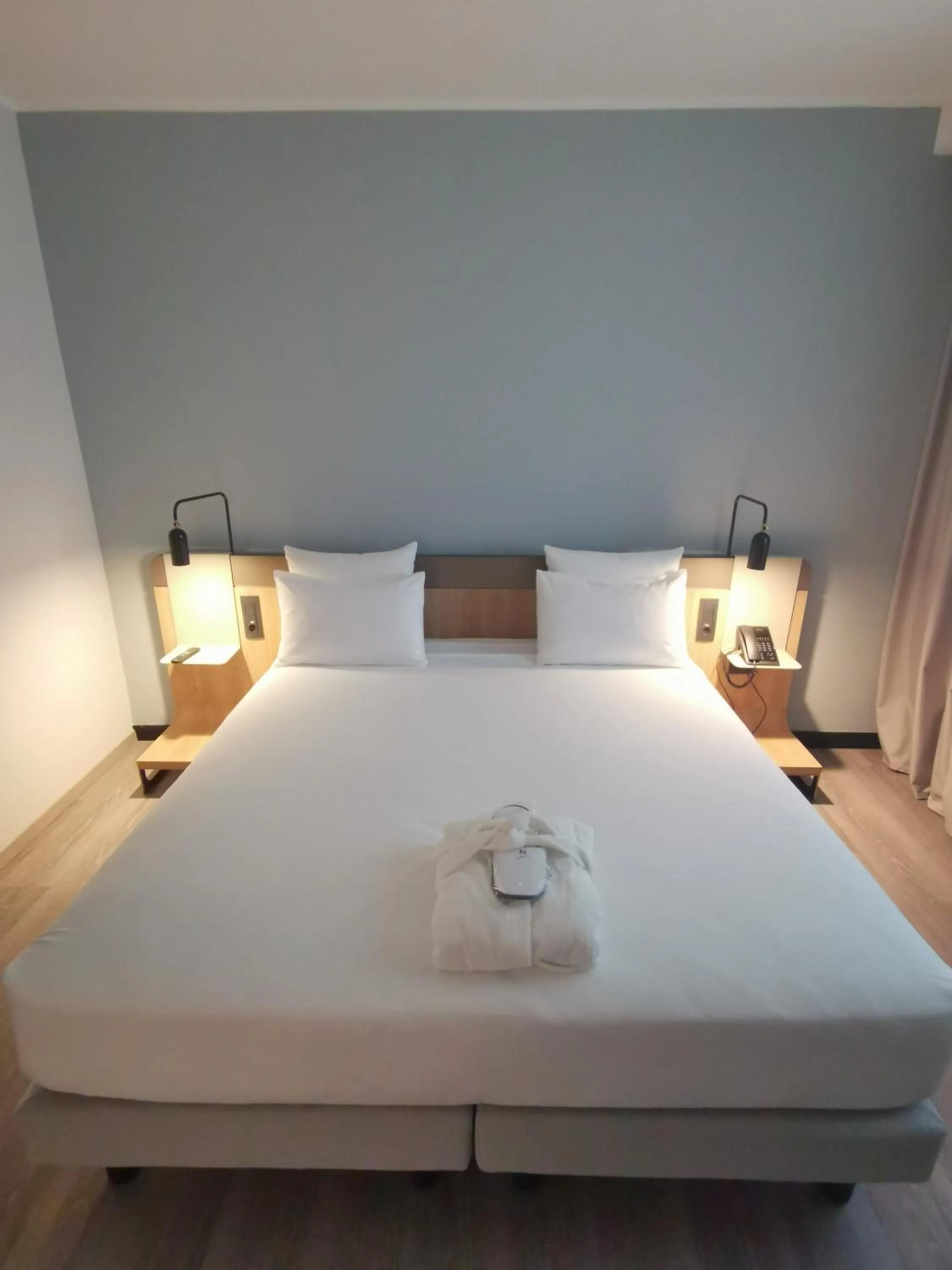 Bedroom, Bed in Novotel Parma Centro