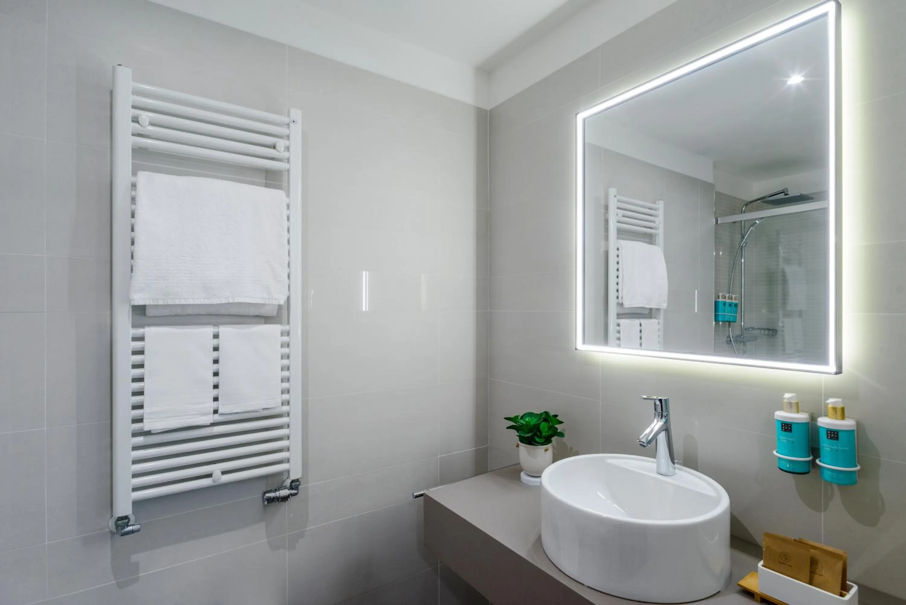 Bathroom in Novotel Parma Centro