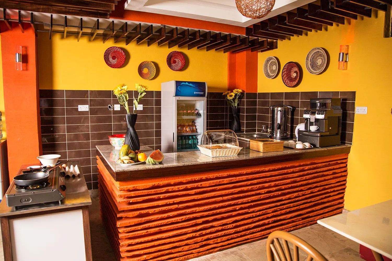 Restaurant/places to eat in Njema Court Apartment