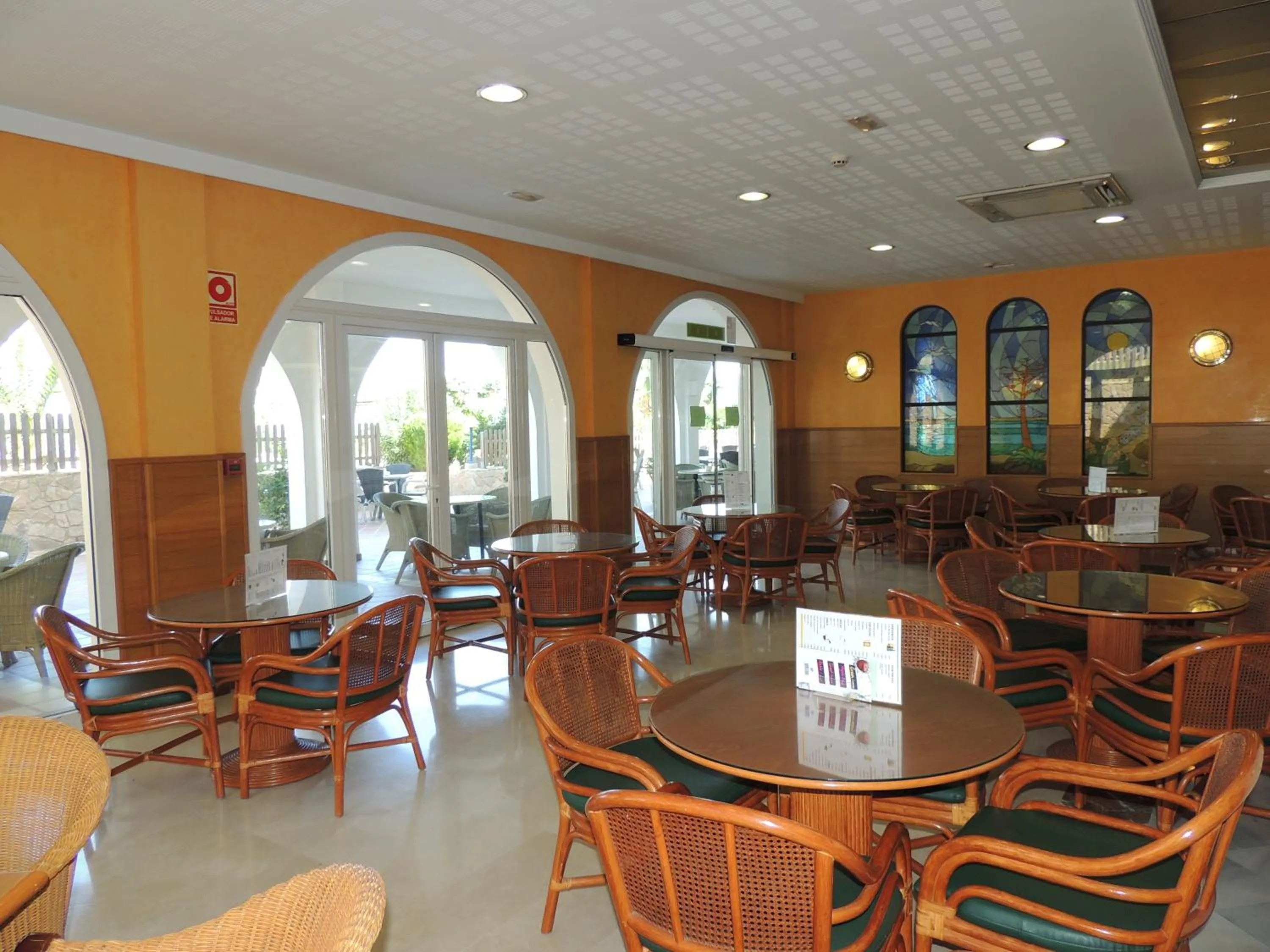 Lounge or bar in Hotel Puntazo II