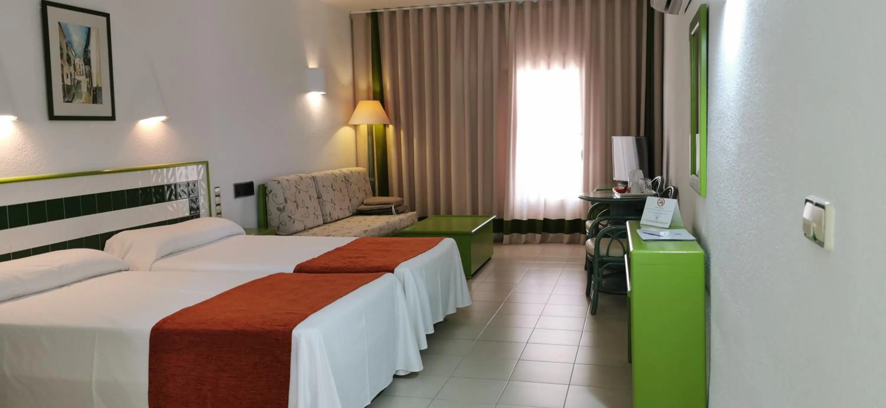 Photo of the whole room, Bed in Hotel Puntazo II