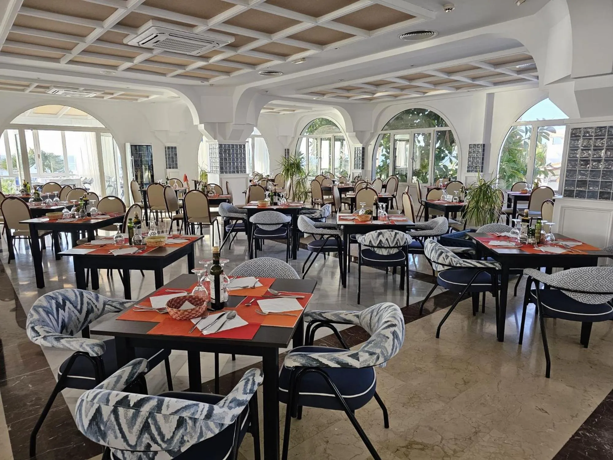 Restaurant/places to eat in Hotel Puntazo II