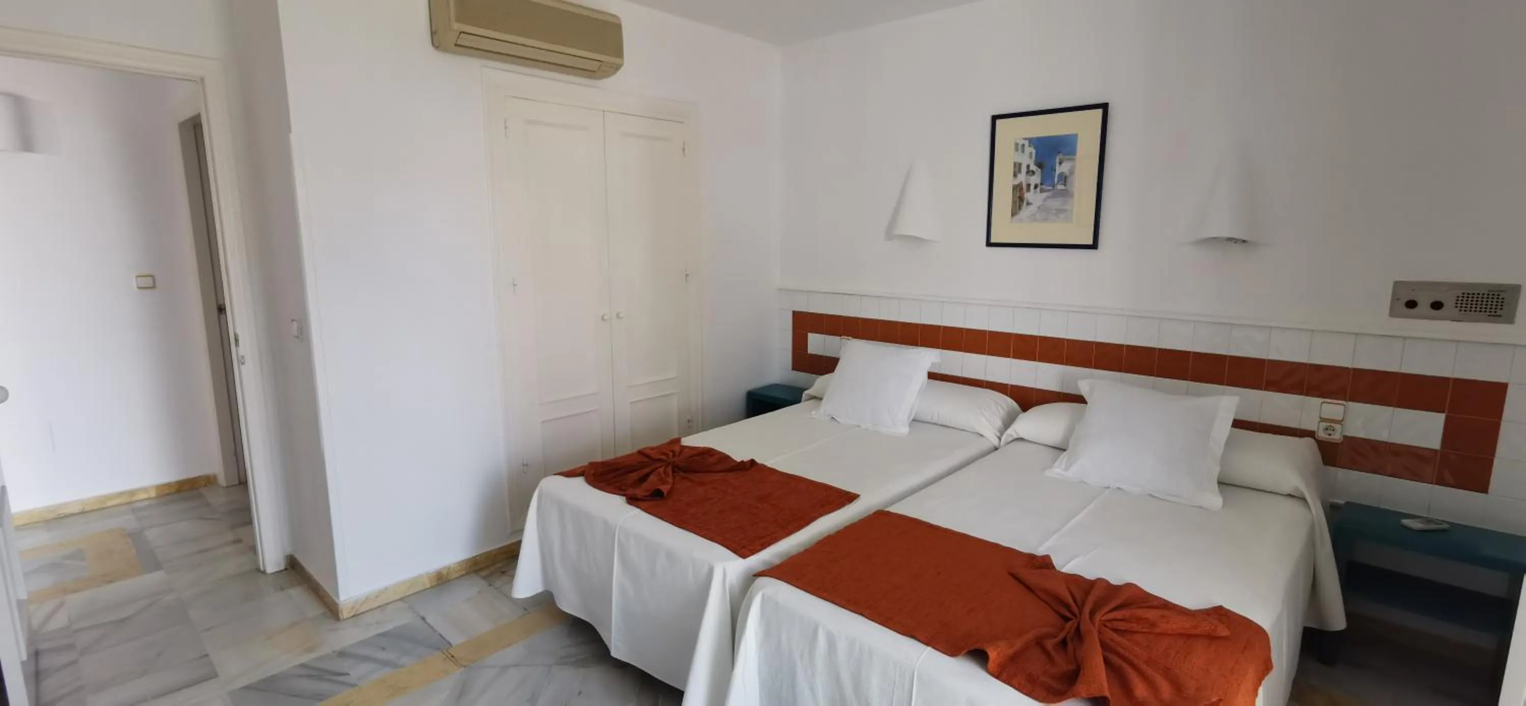 Photo of the whole room, Bed in Hotel Puntazo II