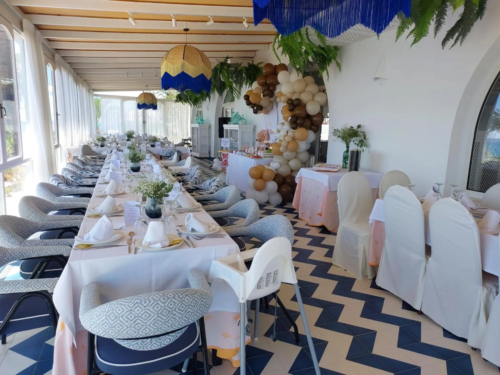 Restaurant/places to eat in Hotel Puntazo II