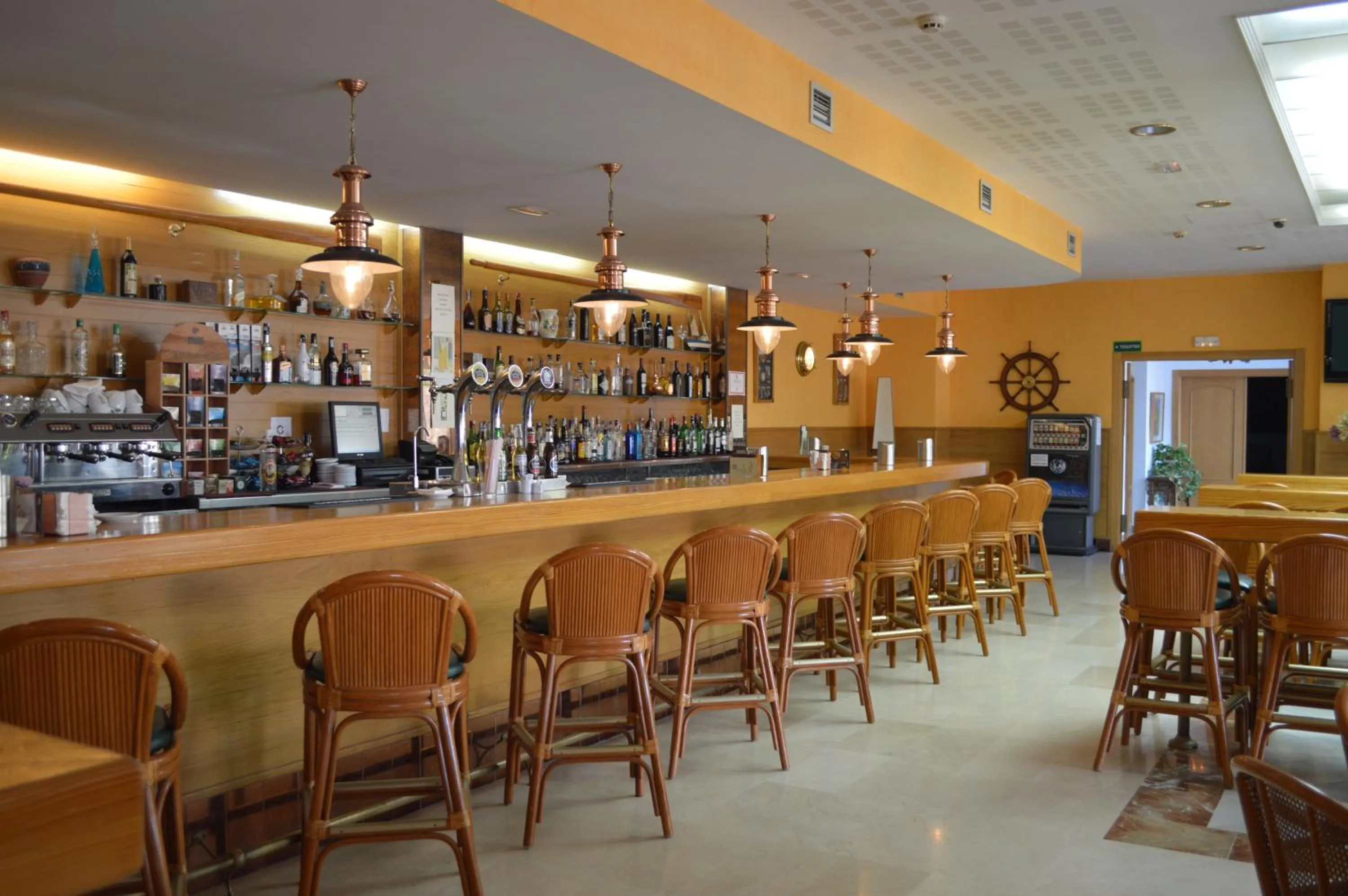 Lounge or bar in Hotel Puntazo II