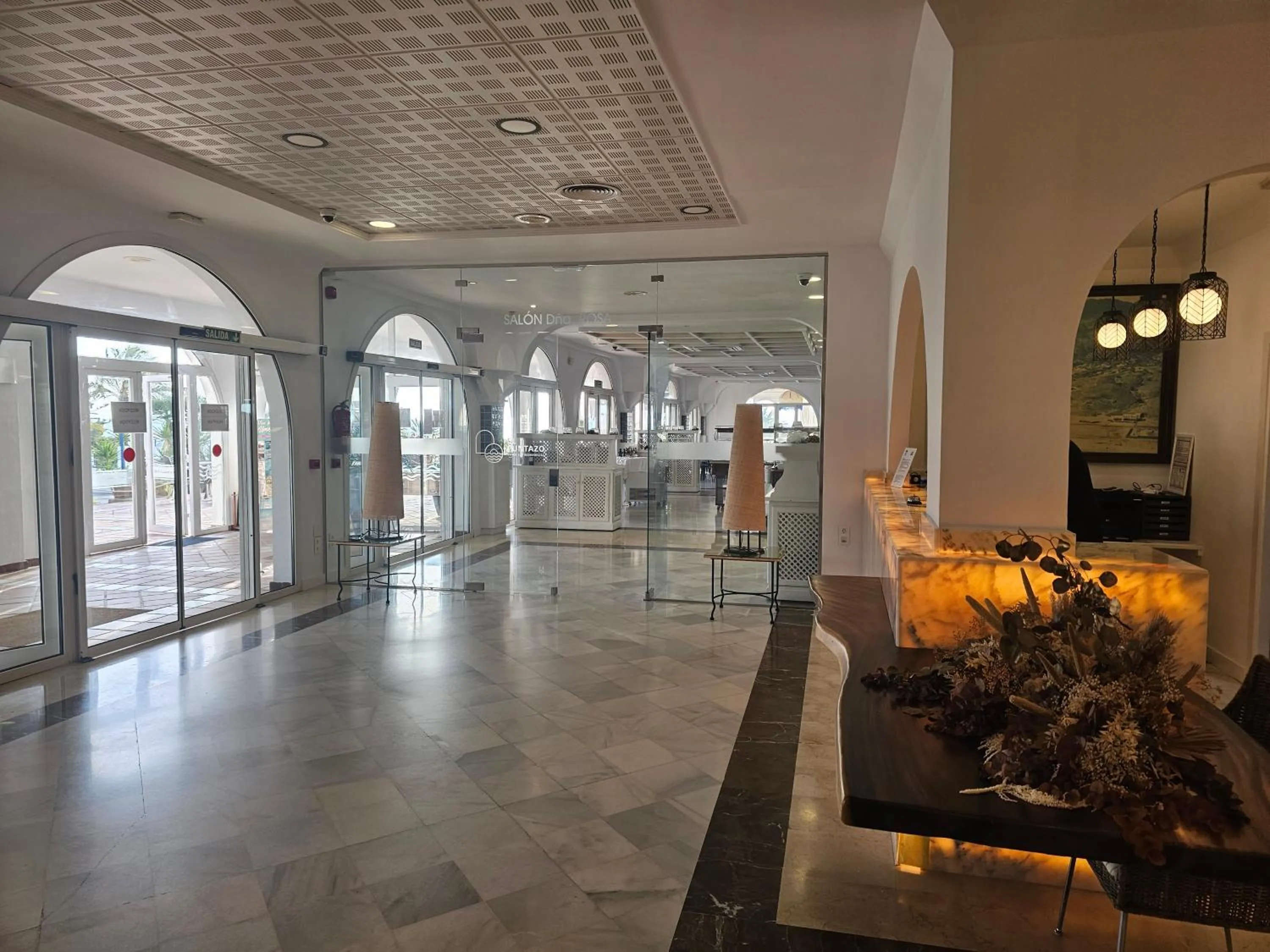 Property building in Hotel Puntazo II