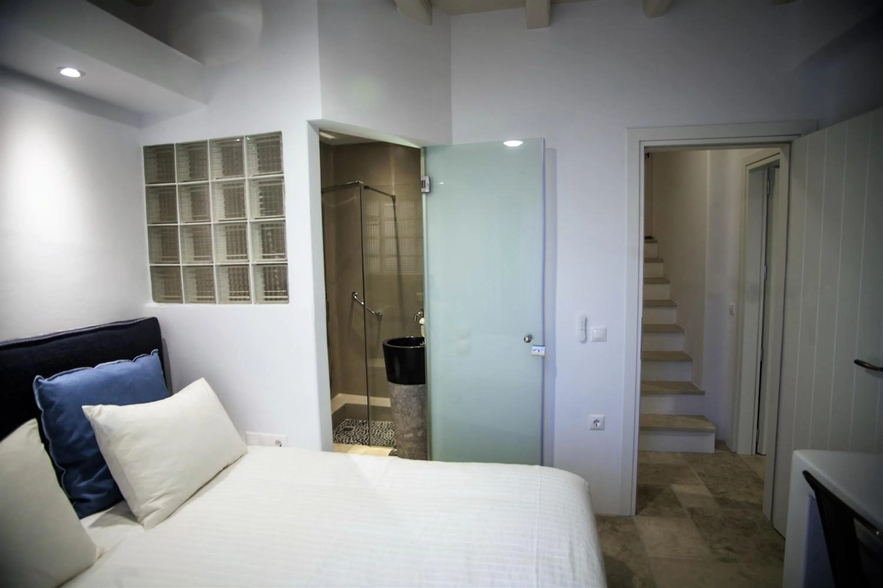 Bedroom, Bed in Kalypso Villas