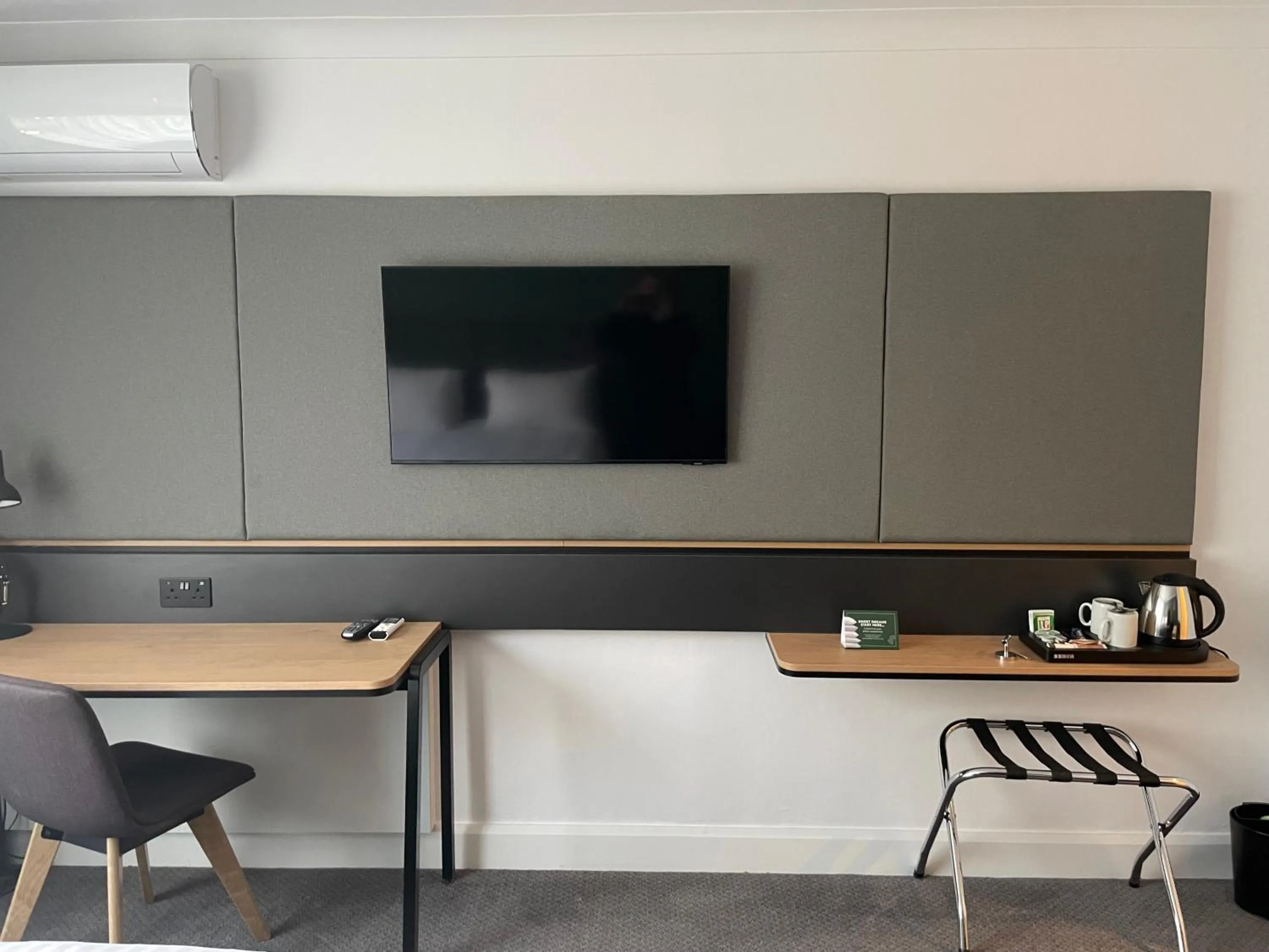 Coffee/tea facilities in Holiday Inn Newport by IHG