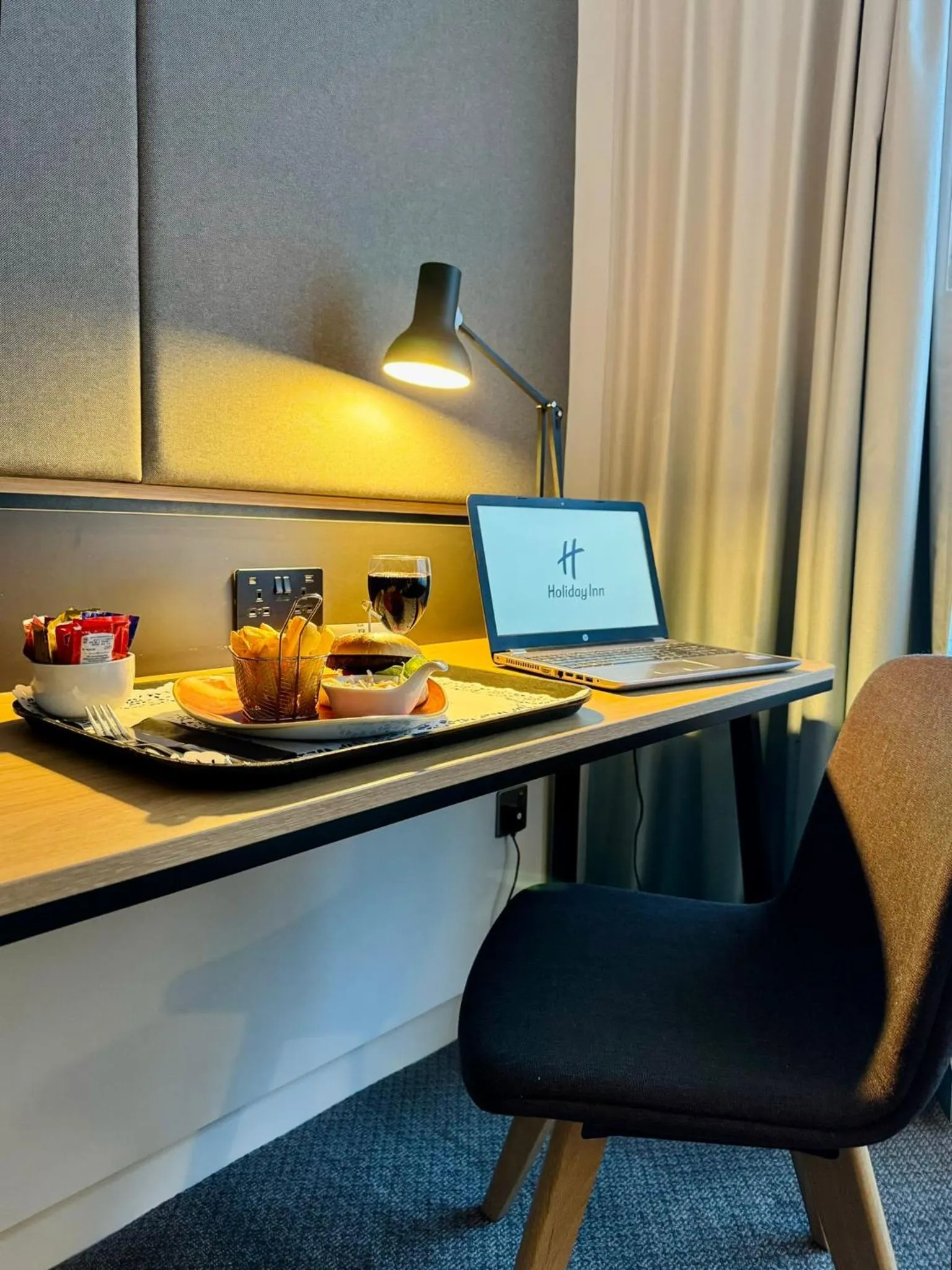 Seating area in Holiday Inn Newport by IHG