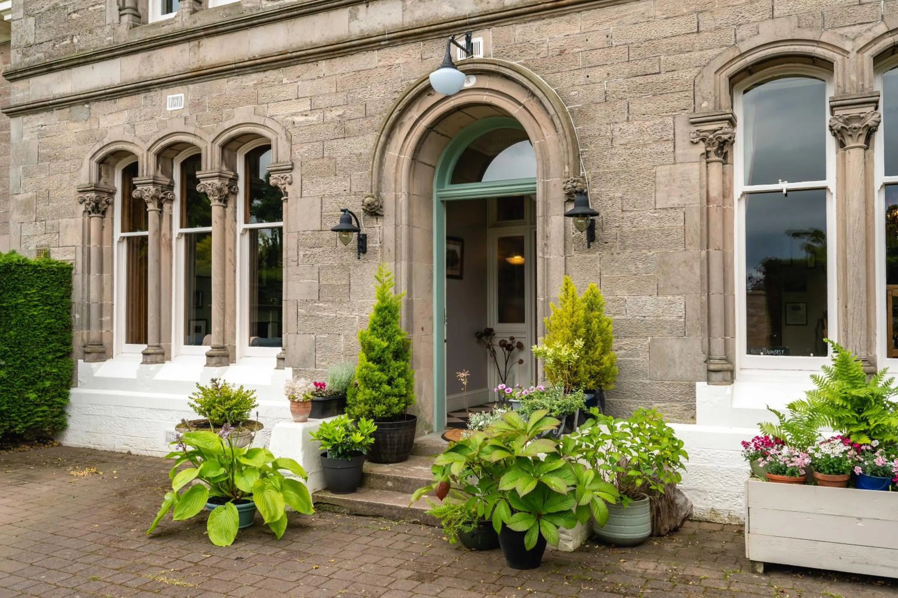 Facade/entrance in Washington House