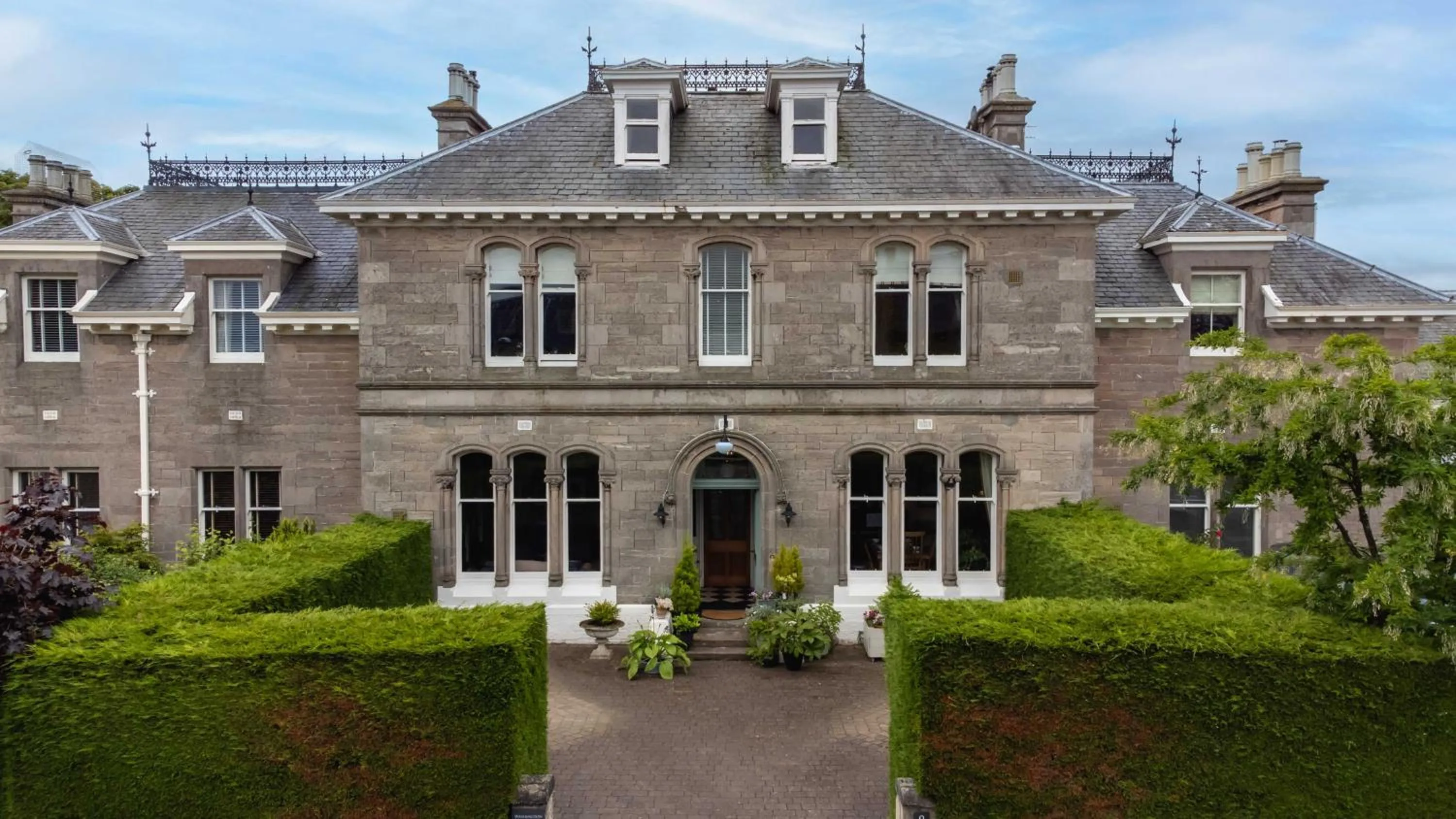 Property building in Washington House