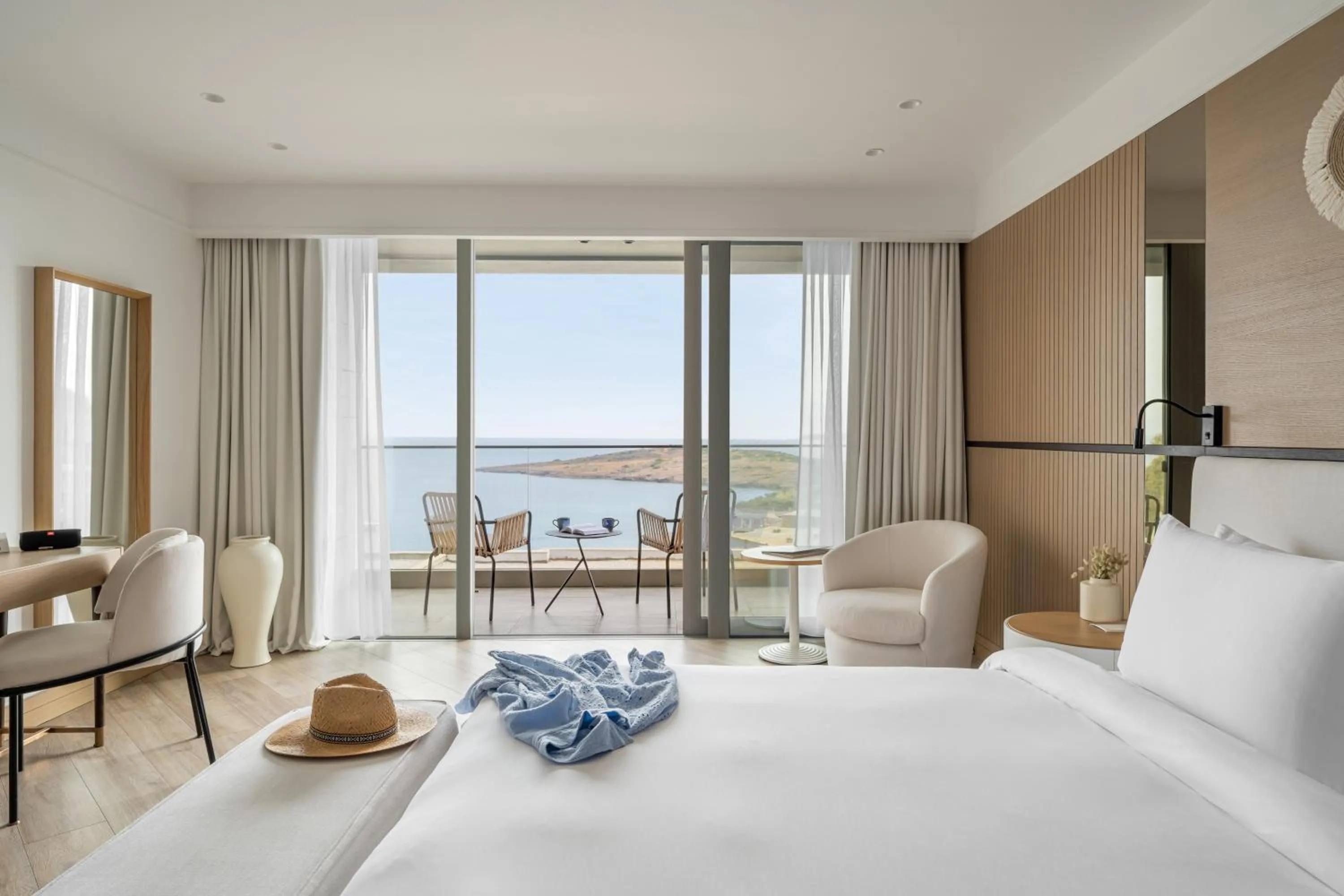 Bedroom, Bed in METT Hotel & Beach Resort Bodrum