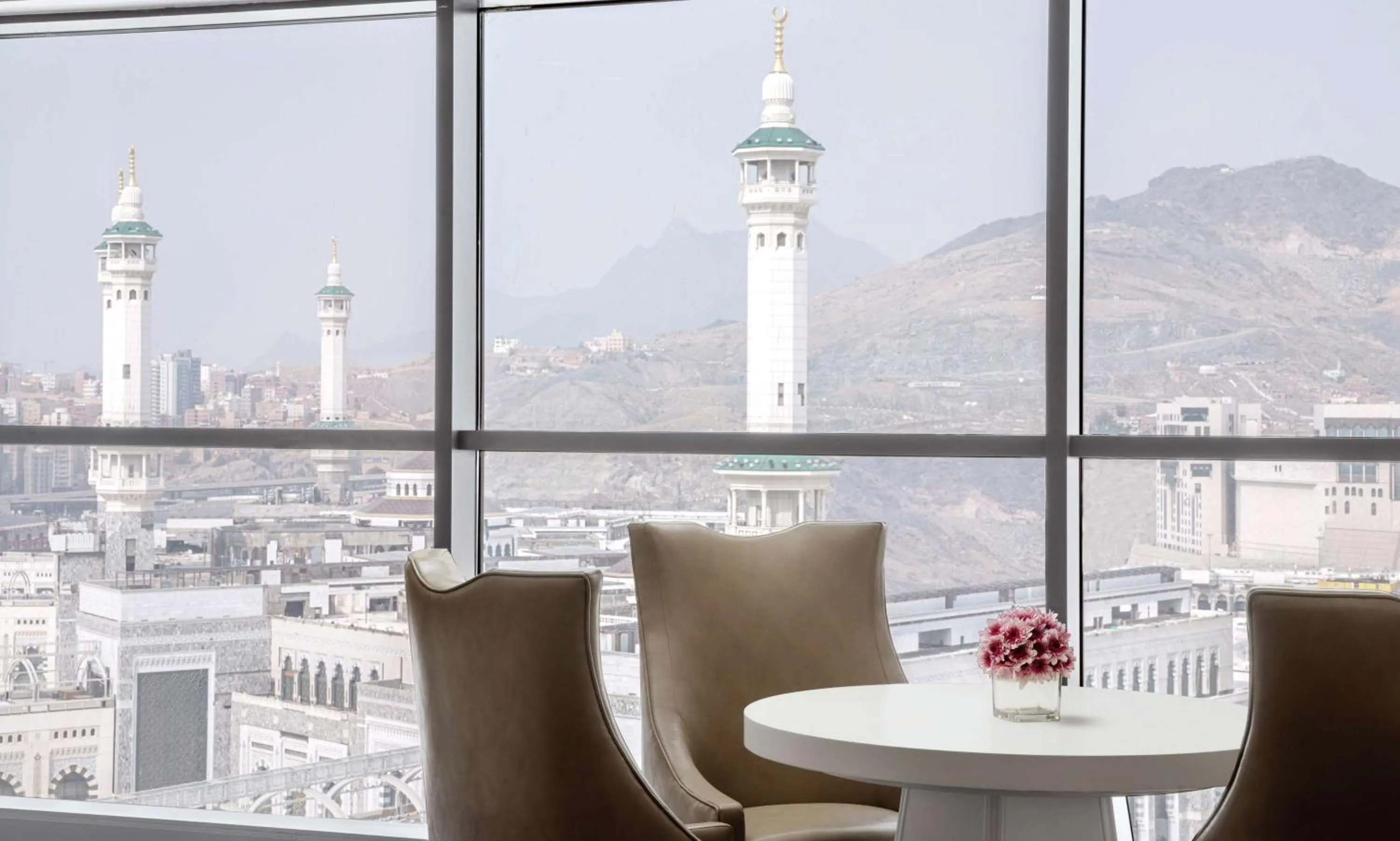 Dining area in Hilton Hotel & Convention Jabal Omar Makkah