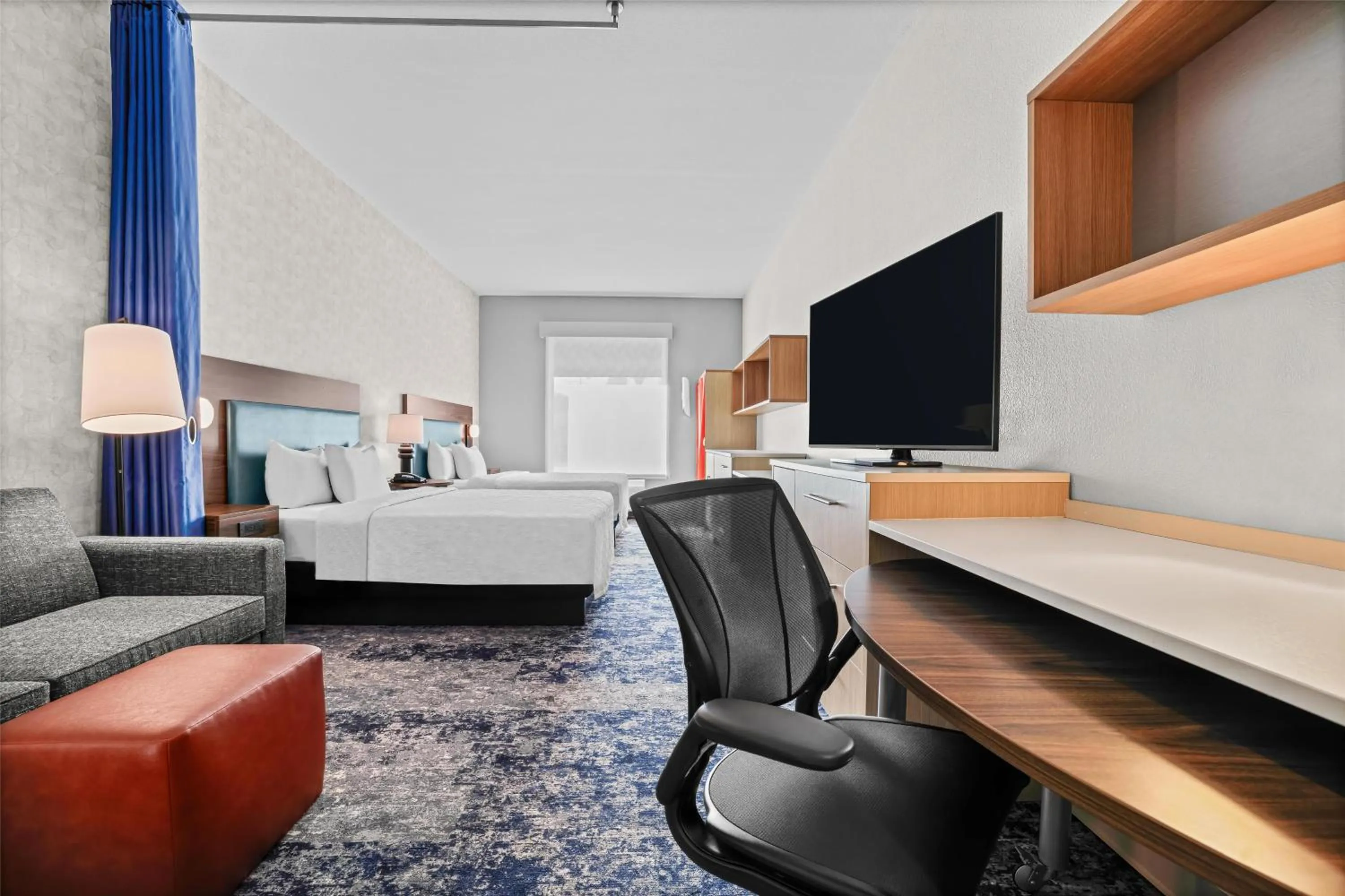 Living room, Bed in Home2 Suites By Hilton Pigeon Forge